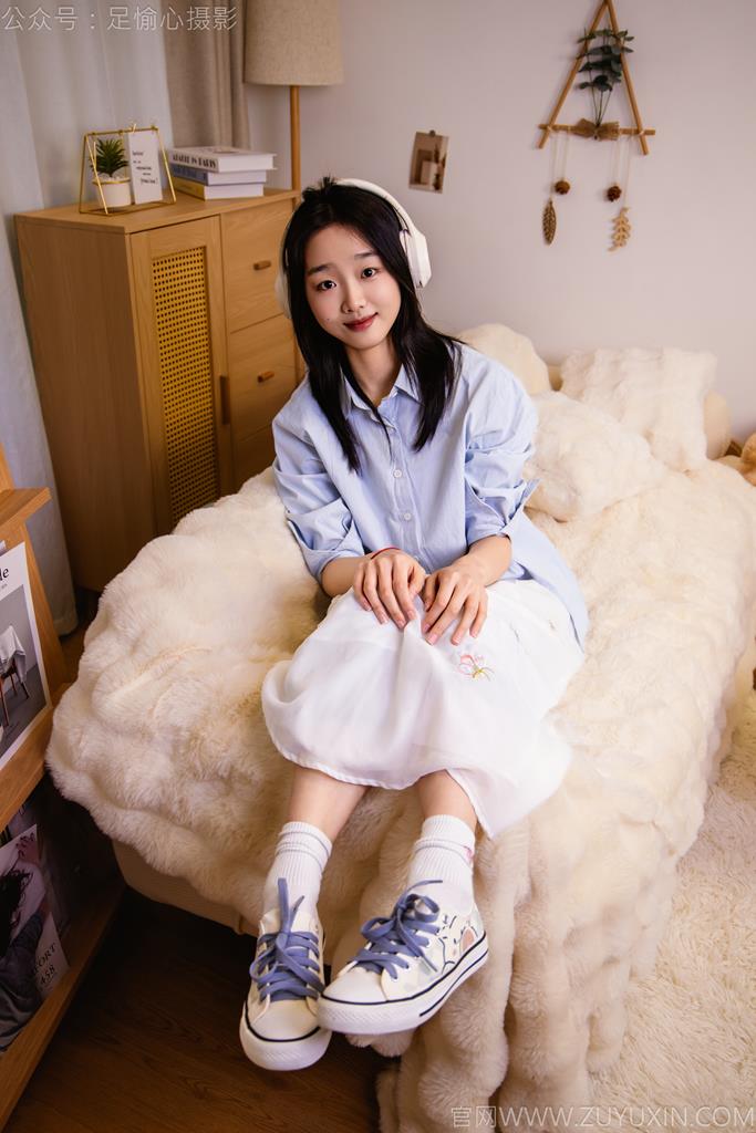 图片[91]-足愉心 NO.023 奶芙（搭配：蓝色衬衫、白色长裙、帆布鞋、白色棉袜、裸足）[110P] – 速更版-美库