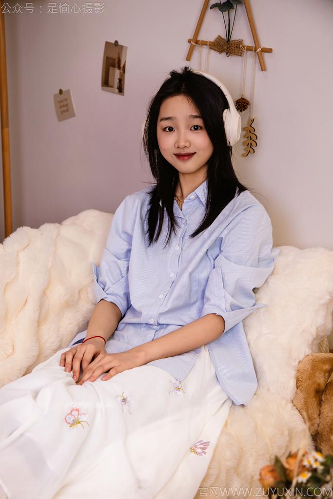图片[96]-足愉心 NO.023 奶芙（搭配：蓝色衬衫、白色长裙、帆布鞋、白色棉袜、裸足）[110P] – 速更版-美库