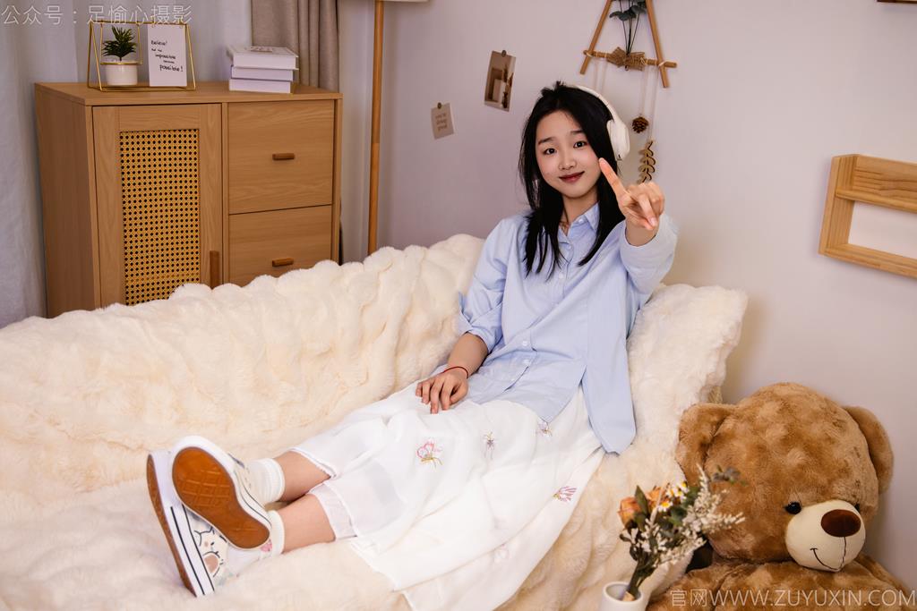 图片[97]-足愉心 NO.023 奶芙（搭配：蓝色衬衫、白色长裙、帆布鞋、白色棉袜、裸足）[110P] – 速更版-美库