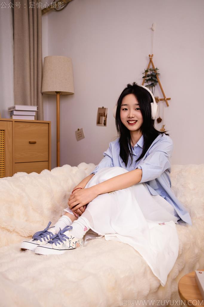 图片[99]-足愉心 NO.023 奶芙（搭配：蓝色衬衫、白色长裙、帆布鞋、白色棉袜、裸足）[110P] – 速更版-美库