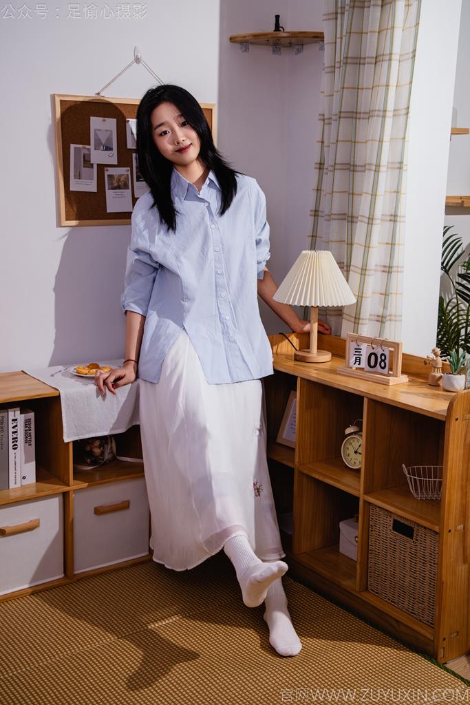 图片[106]-足愉心 NO.023 奶芙（搭配：蓝色衬衫、白色长裙、帆布鞋、白色棉袜、裸足）[110P] – 速更版-美库