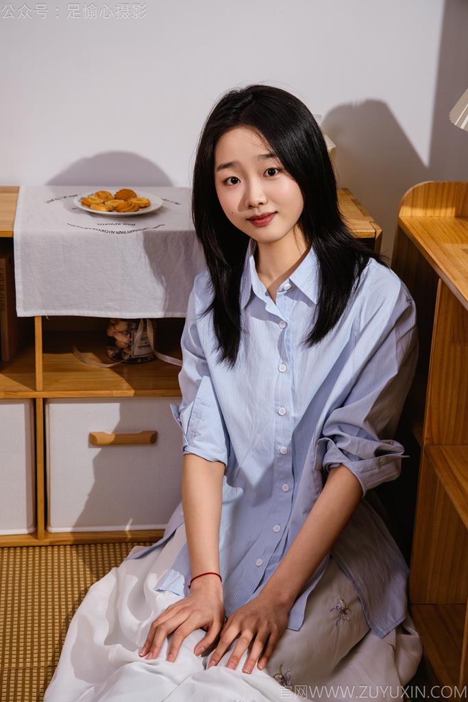 图片[109]-足愉心 NO.023 奶芙（搭配：蓝色衬衫、白色长裙、帆布鞋、白色棉袜、裸足）[110P] – 速更版-美库