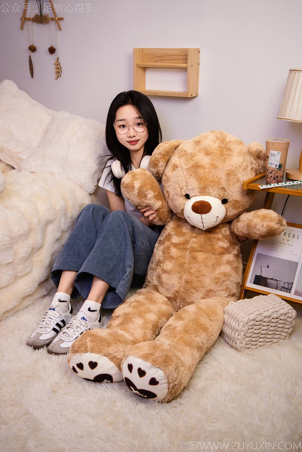 图片[13]-足愉心 NO.027 奶芙（搭配：白色T恤、牛仔长裤、德训鞋、白色棉袜、裸足）[110P] – 速更版-美库