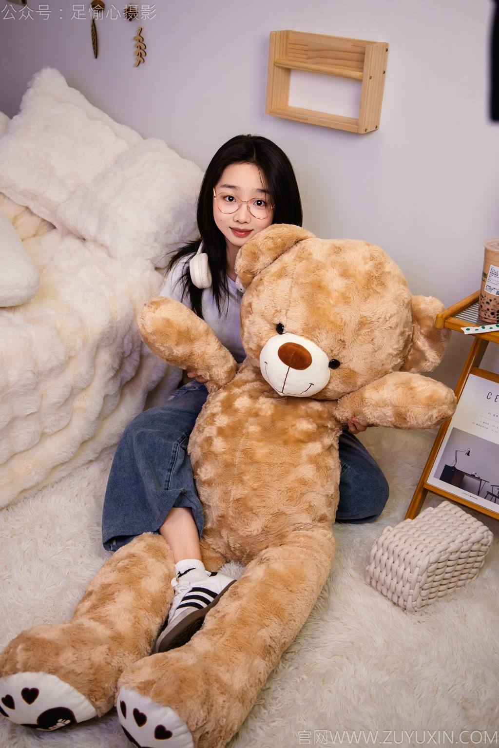 图片[16]-足愉心 NO.027 奶芙（搭配：白色T恤、牛仔长裤、德训鞋、白色棉袜、裸足）[110P] – 速更版-美库