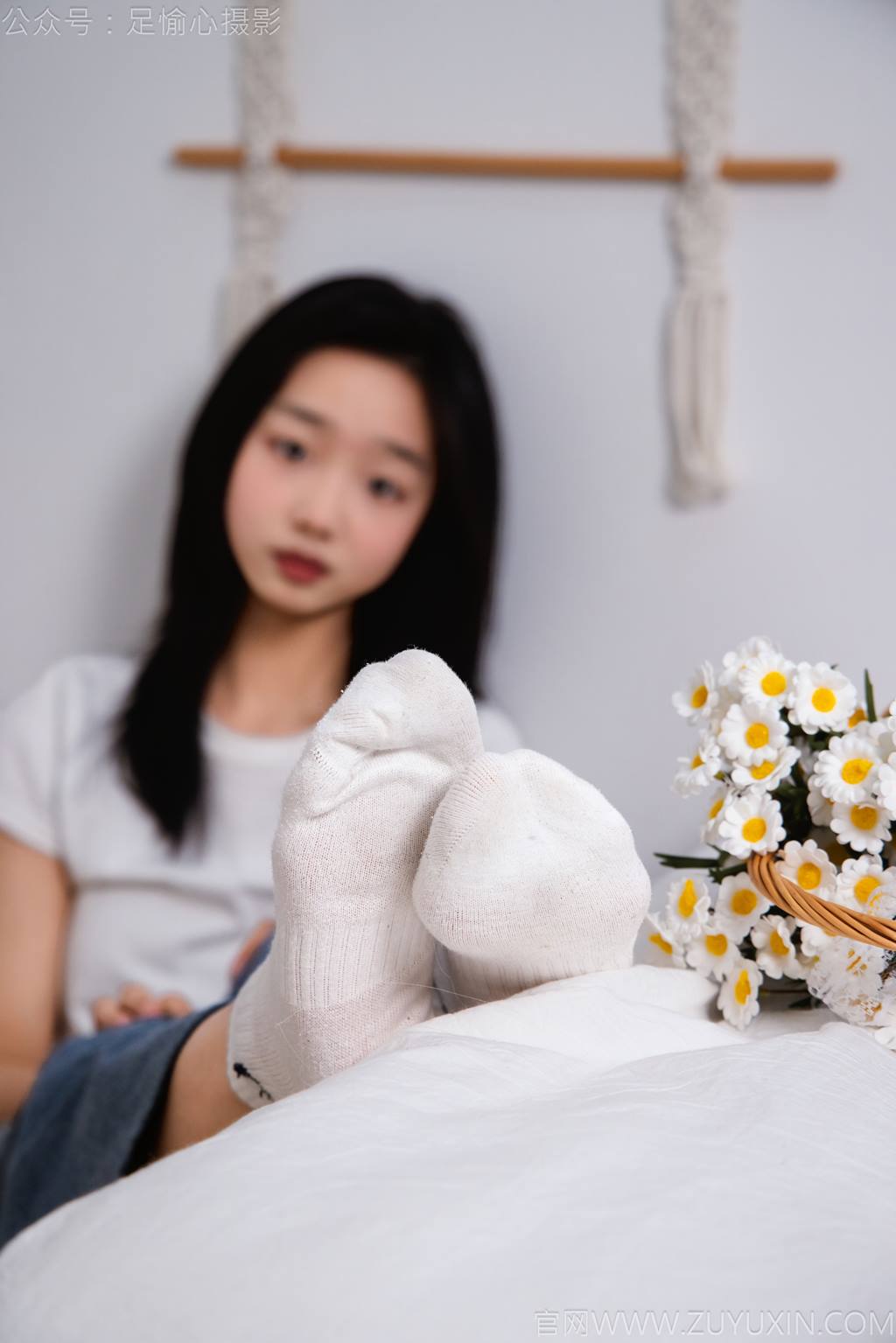 图片[39]-足愉心 NO.027 奶芙（搭配：白色T恤、牛仔长裤、德训鞋、白色棉袜、裸足）[110P] – 速更版-美库