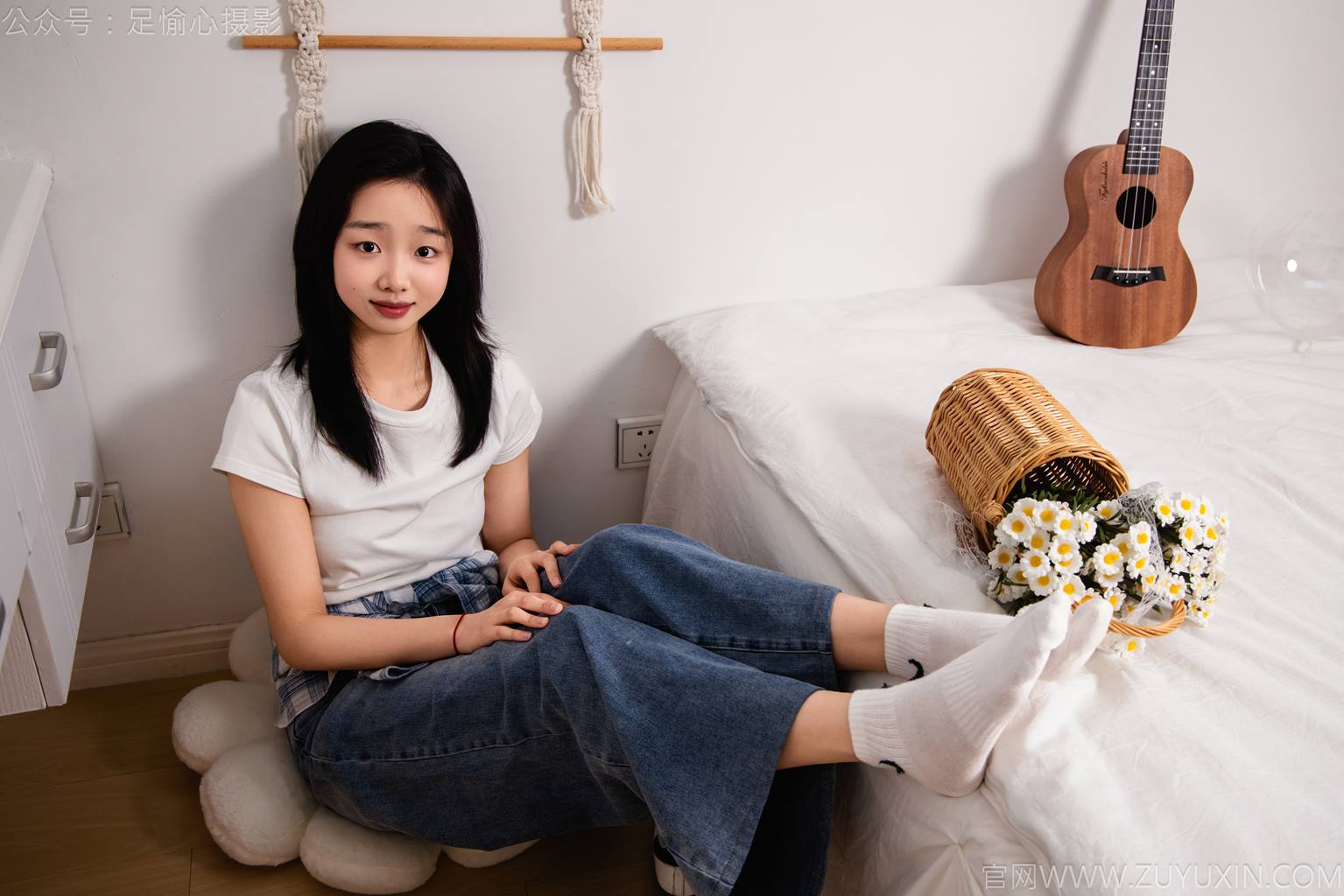 图片[42]-足愉心 NO.027 奶芙（搭配：白色T恤、牛仔长裤、德训鞋、白色棉袜、裸足）[110P] – 速更版-美库