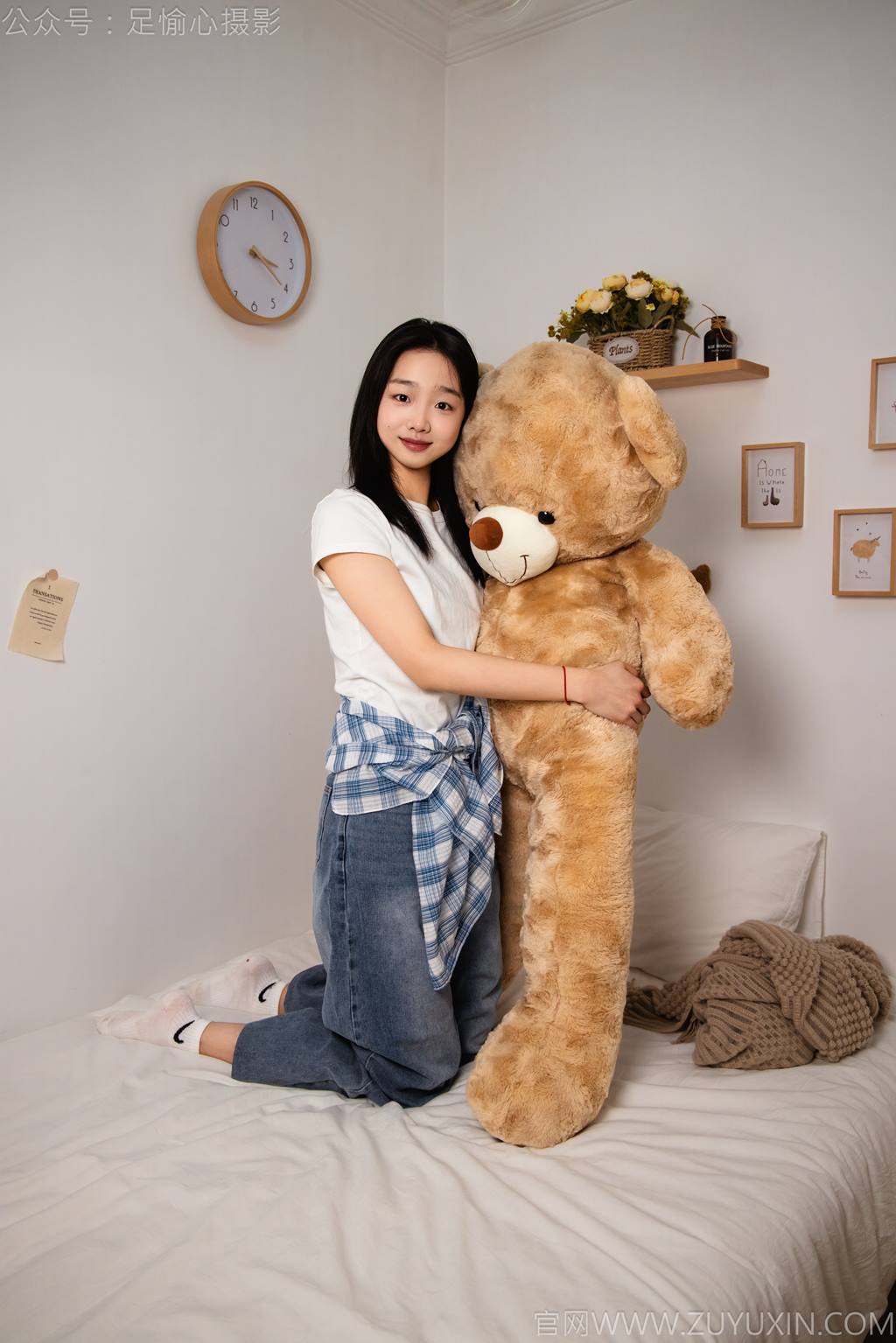 图片[58]-足愉心 NO.027 奶芙（搭配：白色T恤、牛仔长裤、德训鞋、白色棉袜、裸足）[110P] – 速更版-美库