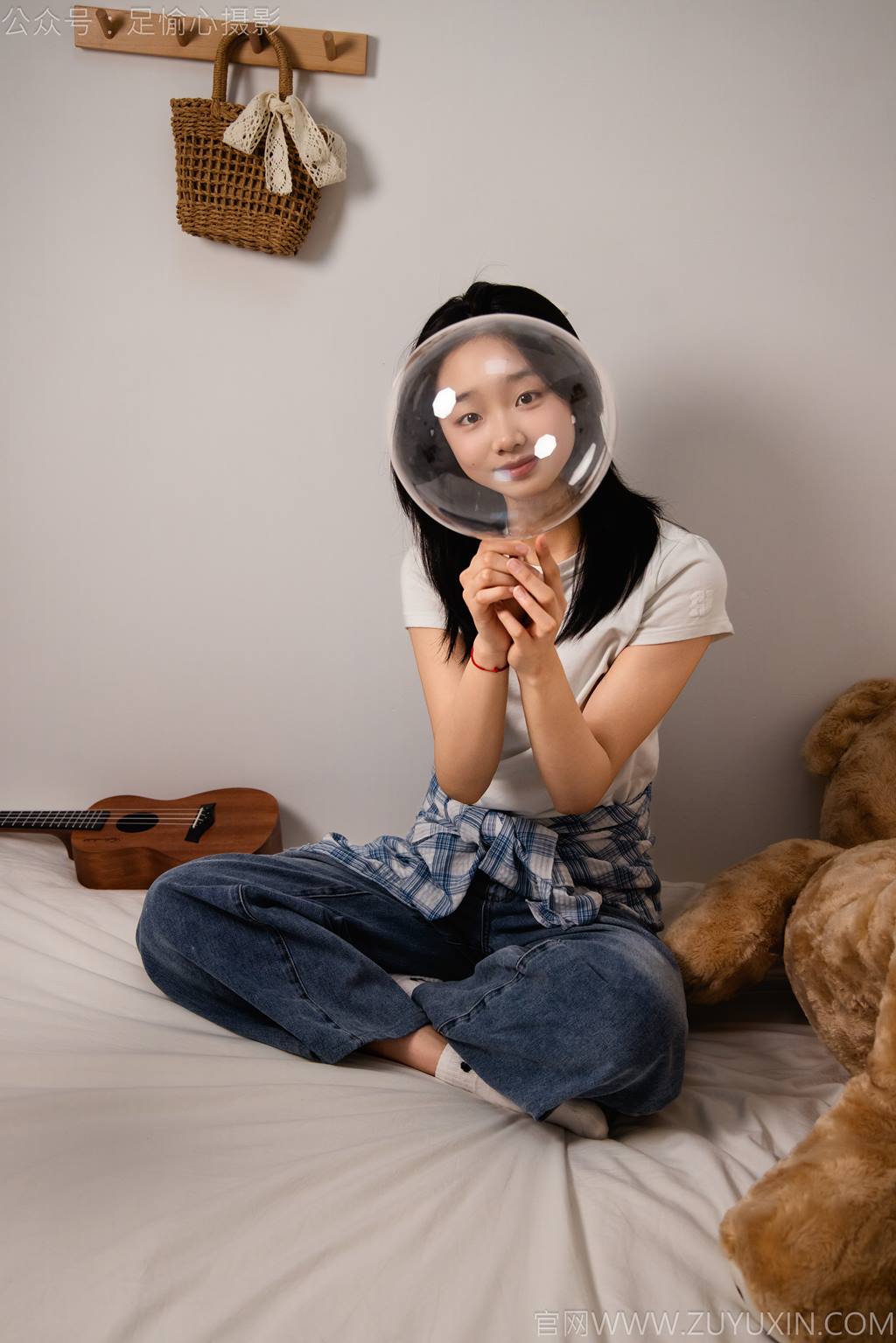 图片[61]-足愉心 NO.027 奶芙（搭配：白色T恤、牛仔长裤、德训鞋、白色棉袜、裸足）[110P] – 速更版-美库