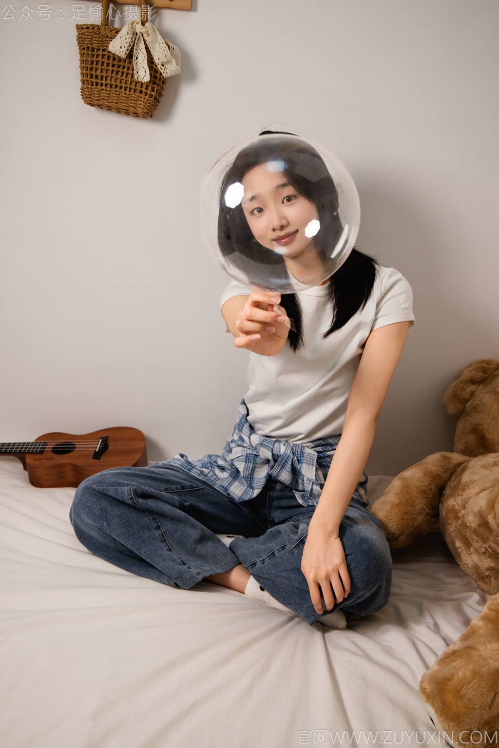 图片[62]-足愉心 NO.027 奶芙（搭配：白色T恤、牛仔长裤、德训鞋、白色棉袜、裸足）[110P] – 速更版-美库