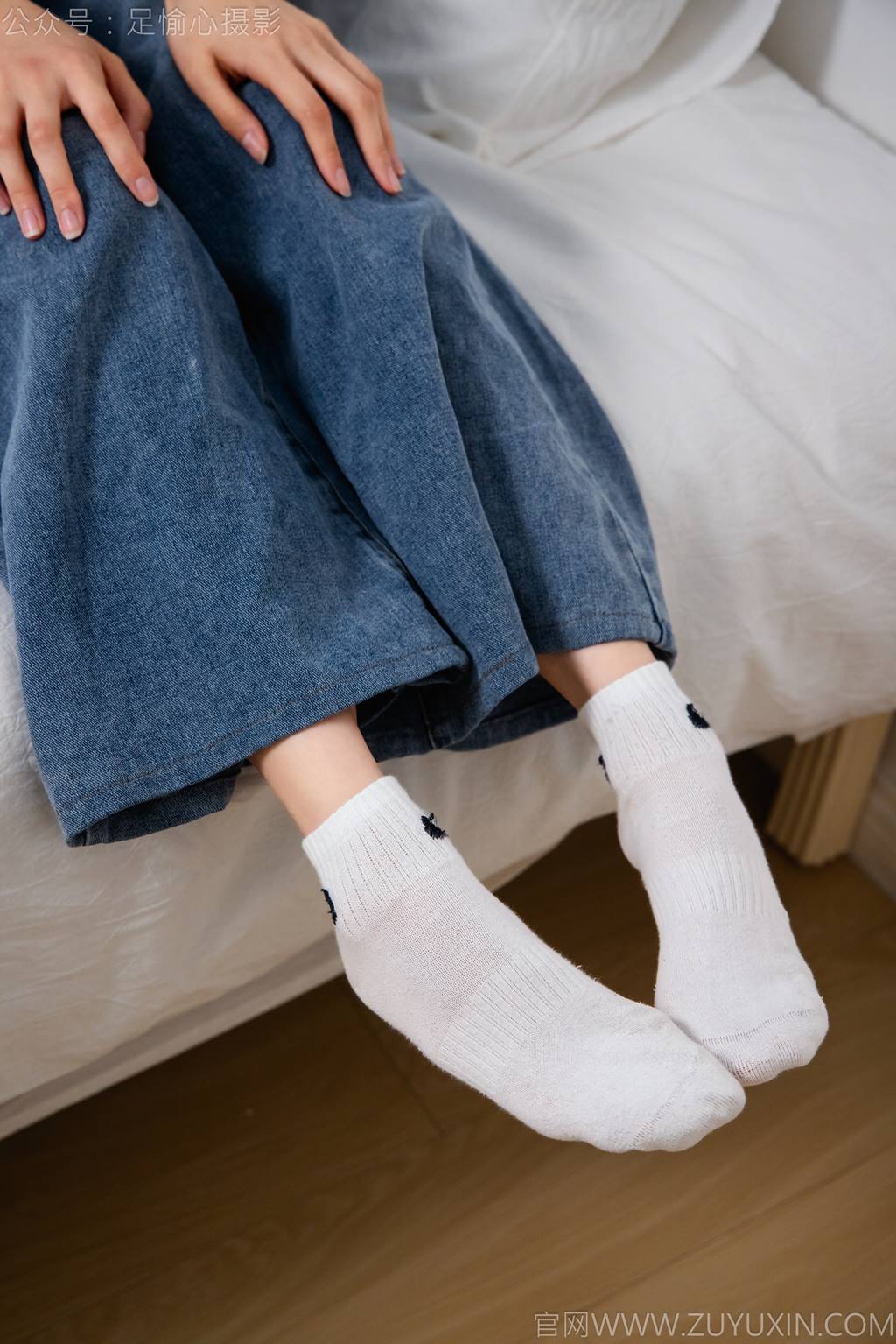图片[65]-足愉心 NO.027 奶芙（搭配：白色T恤、牛仔长裤、德训鞋、白色棉袜、裸足）[110P] – 速更版-美库