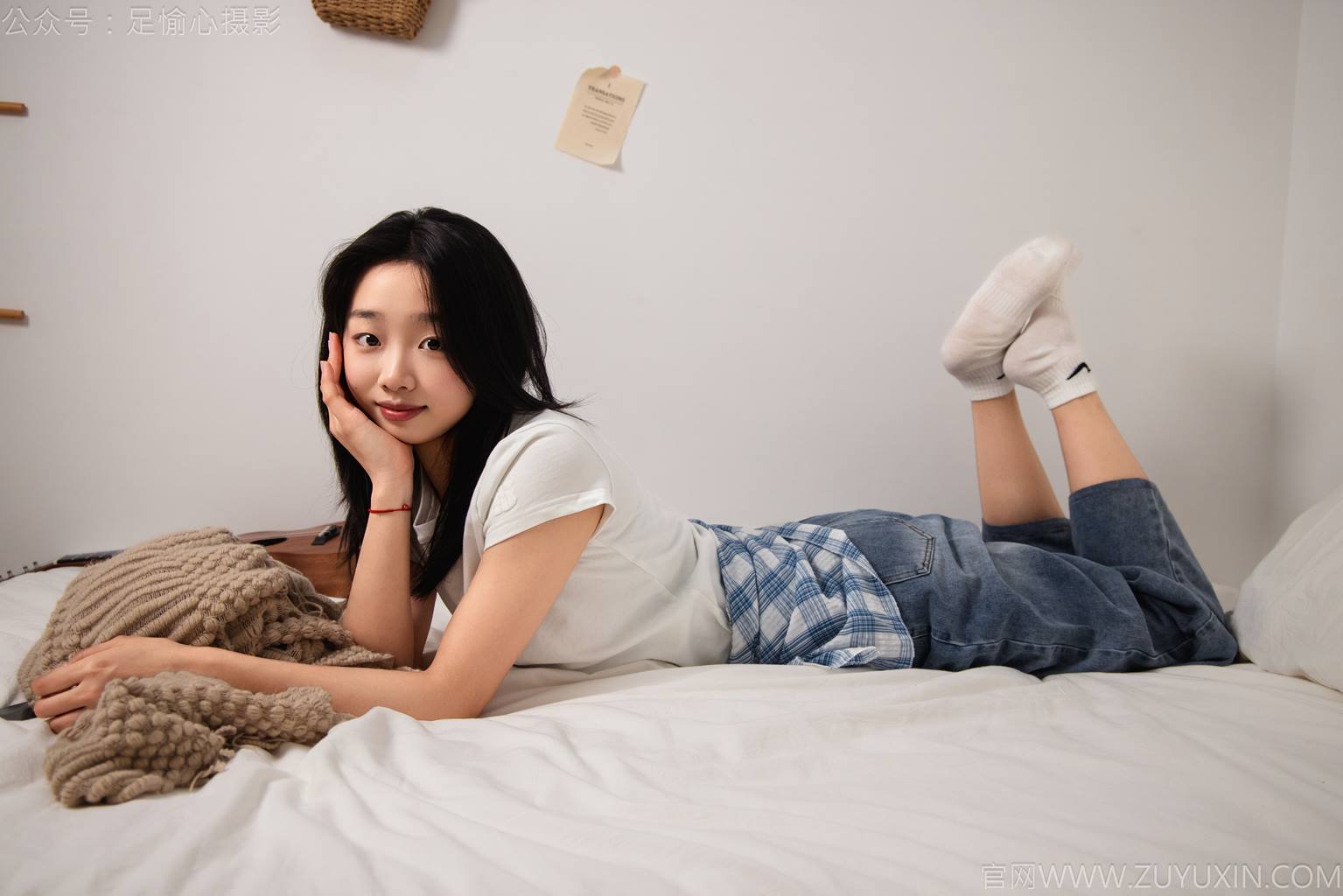 图片[69]-足愉心 NO.027 奶芙（搭配：白色T恤、牛仔长裤、德训鞋、白色棉袜、裸足）[110P] – 速更版-美库