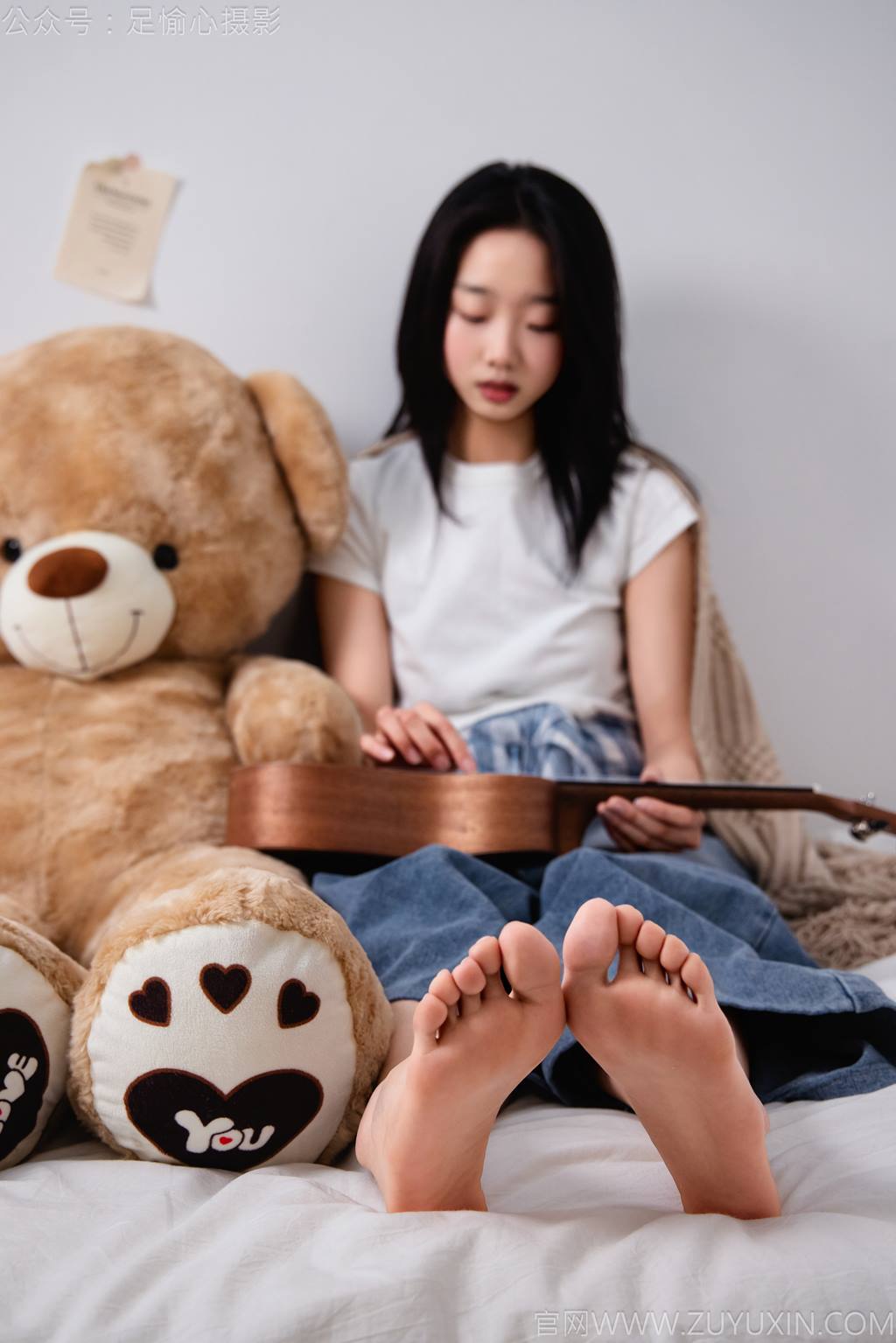 图片[86]-足愉心 NO.027 奶芙（搭配：白色T恤、牛仔长裤、德训鞋、白色棉袜、裸足）[110P] – 速更版-美库
