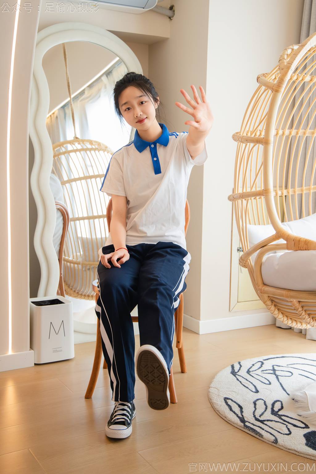 图片[12]-足愉心 NO.031 奶芙（搭配：校服、帆布鞋、白色棉袜、裸足）[110P] – 速更版-美库