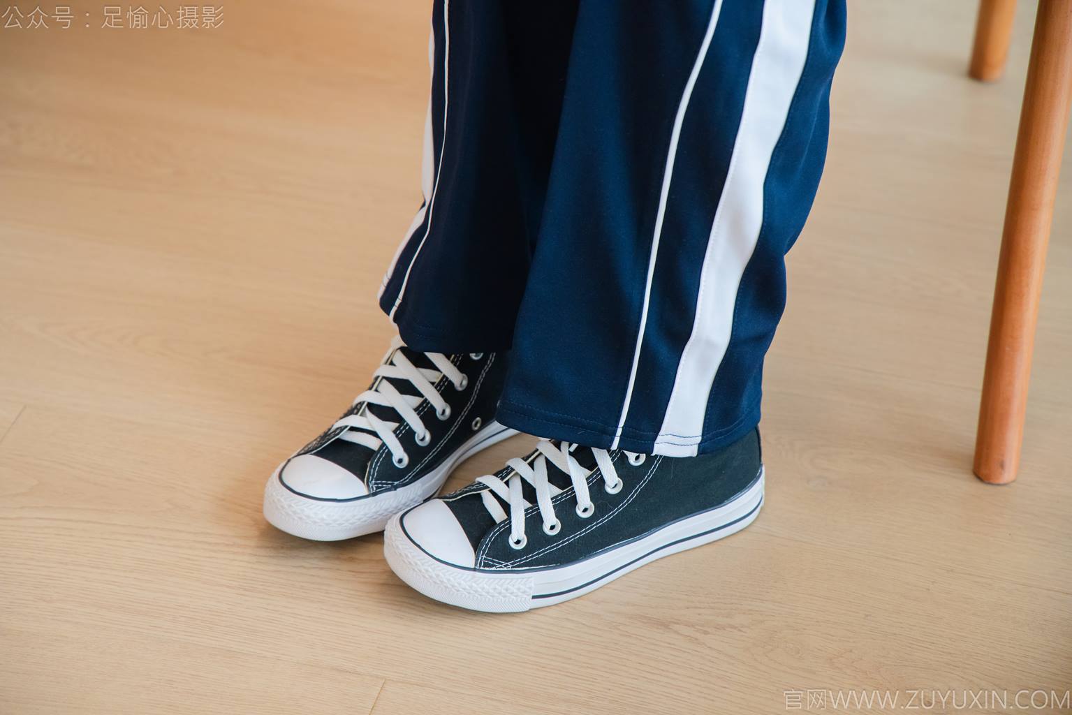 图片[15]-足愉心 NO.031 奶芙（搭配：校服、帆布鞋、白色棉袜、裸足）[110P] – 速更版-美库