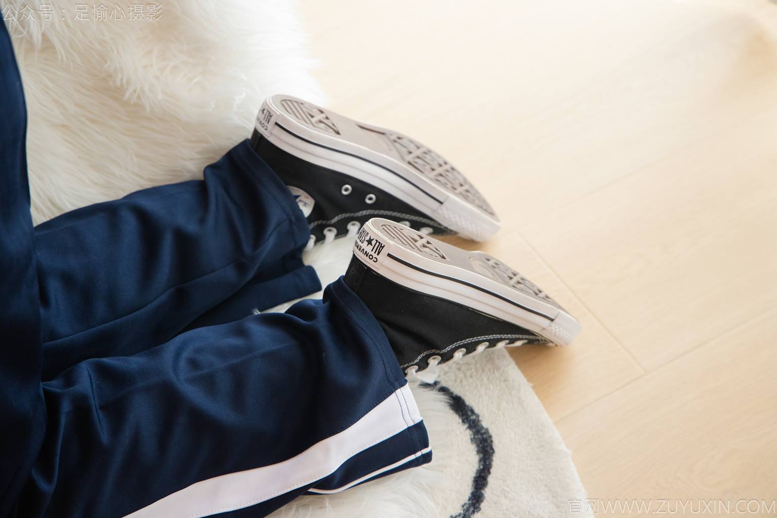 图片[18]-足愉心 NO.031 奶芙（搭配：校服、帆布鞋、白色棉袜、裸足）[110P] – 速更版-美库