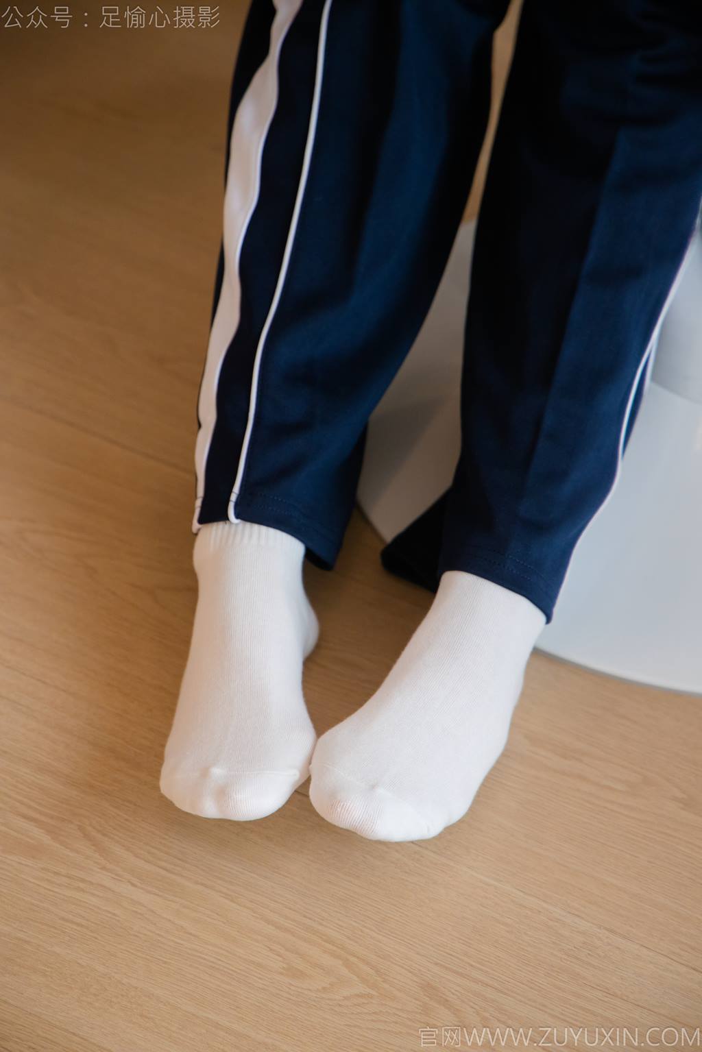 图片[39]-足愉心 NO.031 奶芙（搭配：校服、帆布鞋、白色棉袜、裸足）[110P] – 速更版-美库