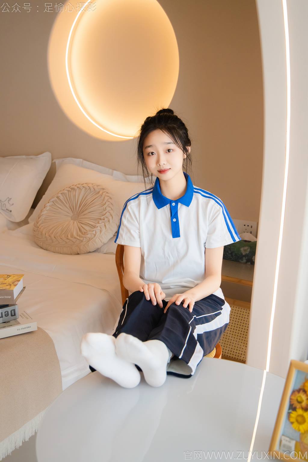 图片[43]-足愉心 NO.031 奶芙（搭配：校服、帆布鞋、白色棉袜、裸足）[110P] – 速更版-美库