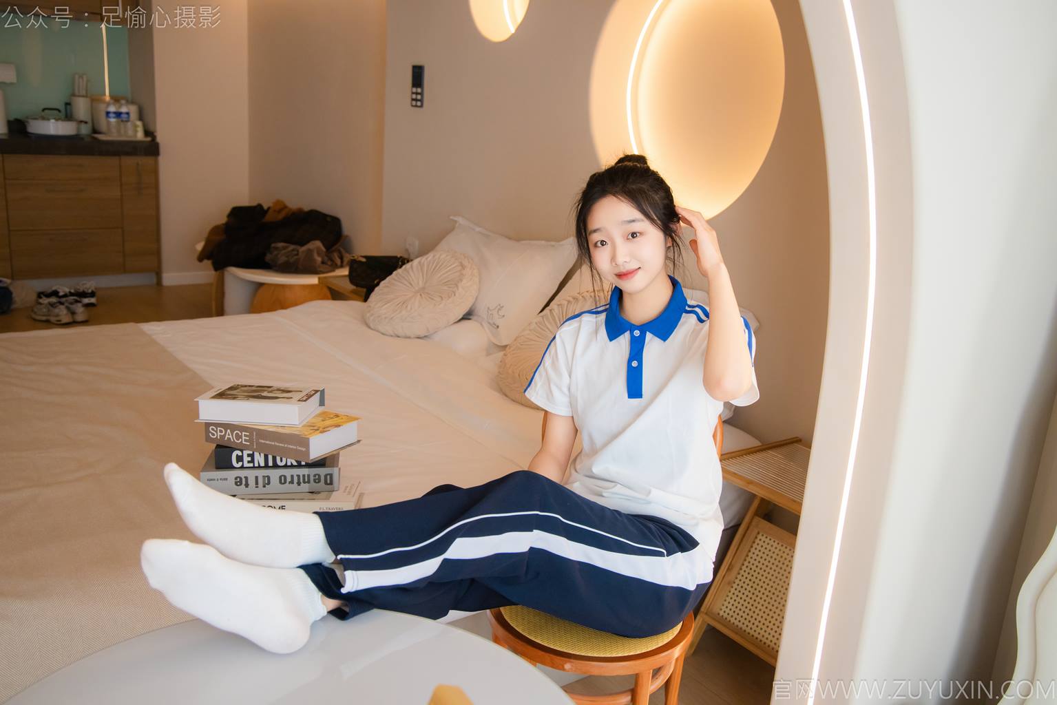 图片[51]-足愉心 NO.031 奶芙（搭配：校服、帆布鞋、白色棉袜、裸足）[110P] – 速更版-美库