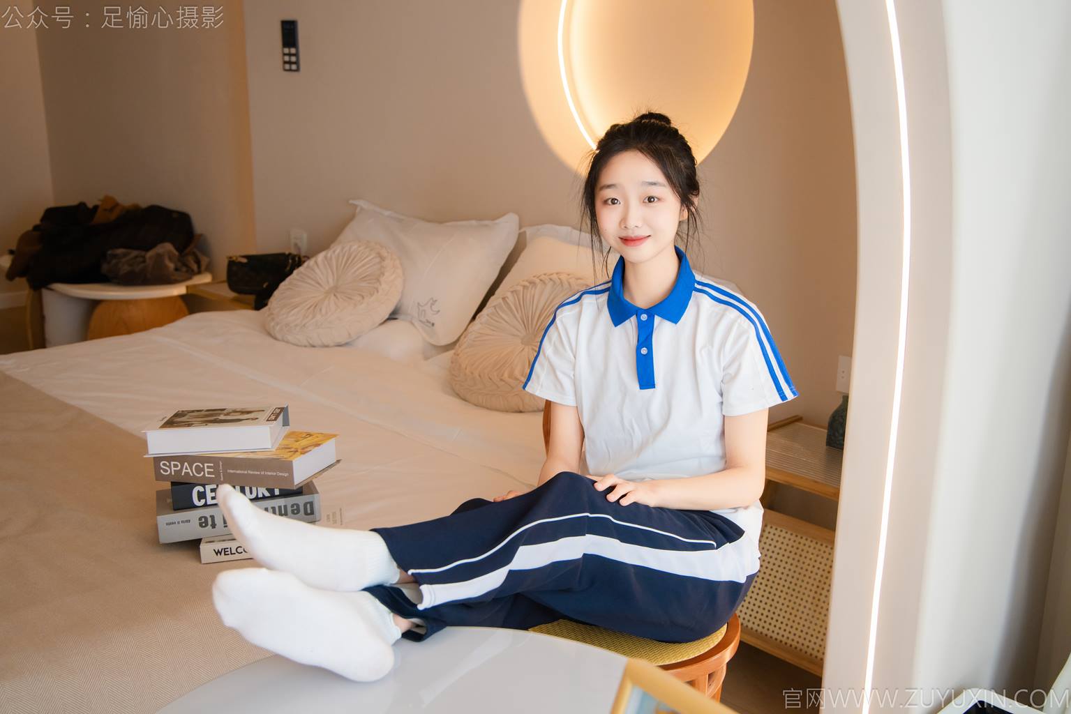 图片[52]-足愉心 NO.031 奶芙（搭配：校服、帆布鞋、白色棉袜、裸足）[110P] – 速更版-美库