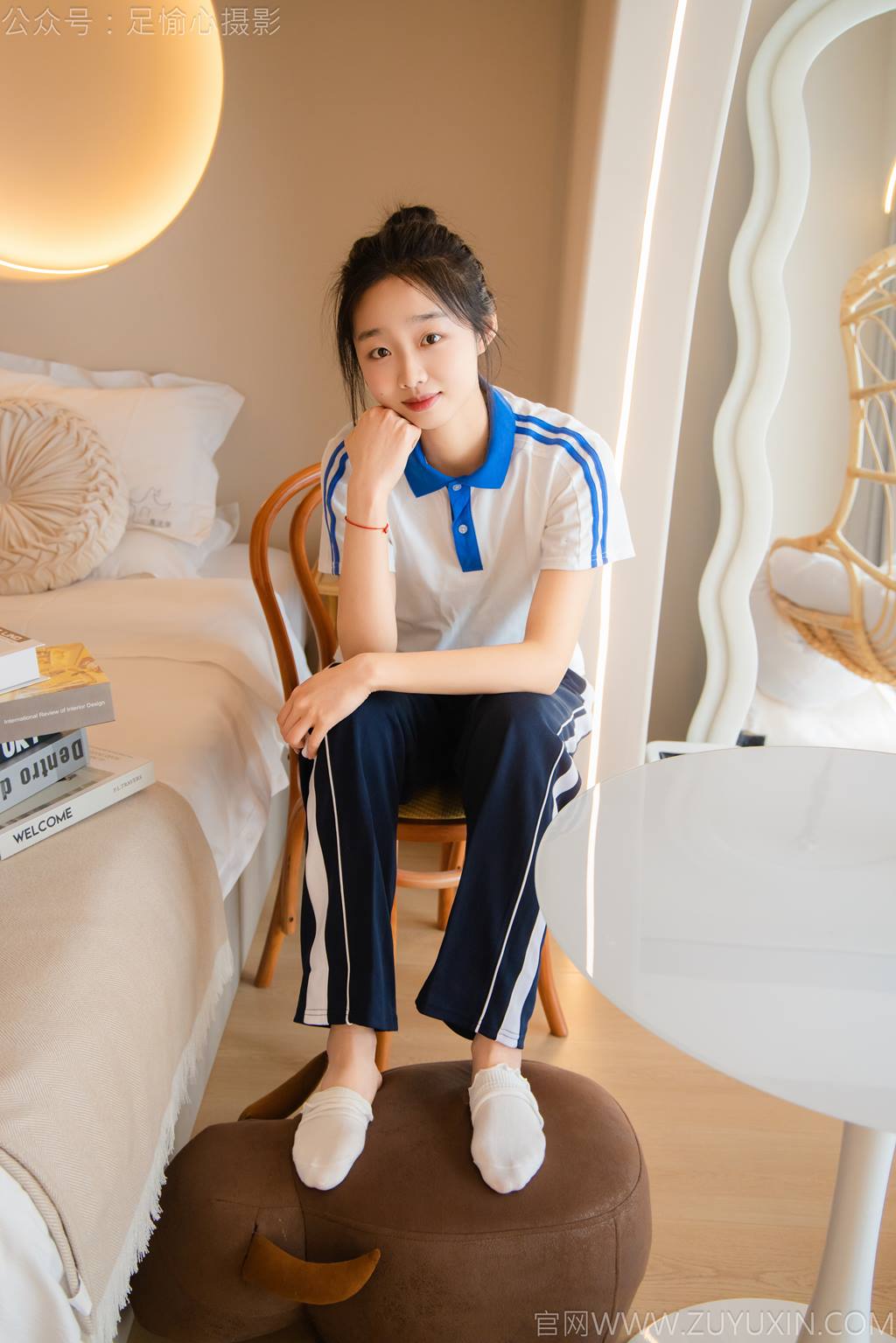 图片[57]-足愉心 NO.031 奶芙（搭配：校服、帆布鞋、白色棉袜、裸足）[110P] – 速更版-美库