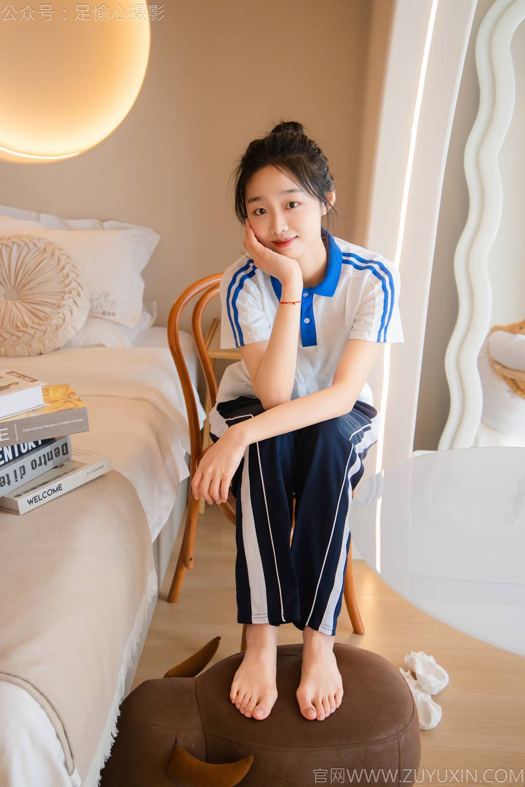 图片[58]-足愉心 NO.031 奶芙（搭配：校服、帆布鞋、白色棉袜、裸足）[110P] – 速更版-美库