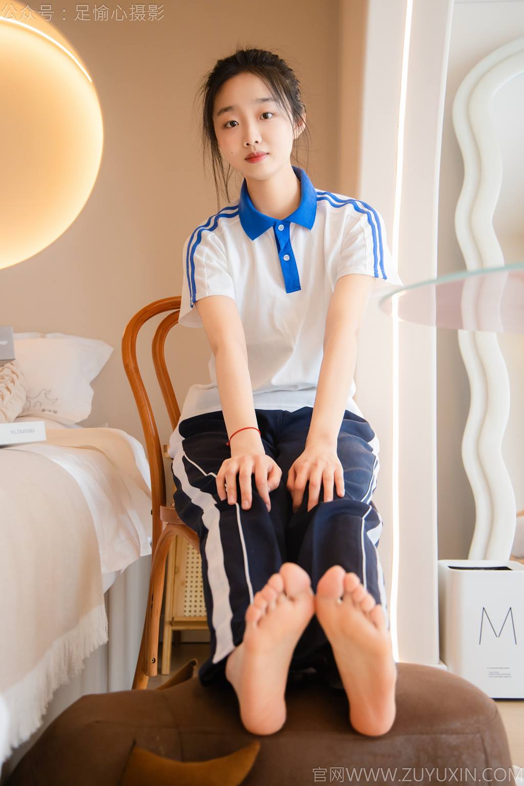 图片[64]-足愉心 NO.031 奶芙（搭配：校服、帆布鞋、白色棉袜、裸足）[110P] – 速更版-美库