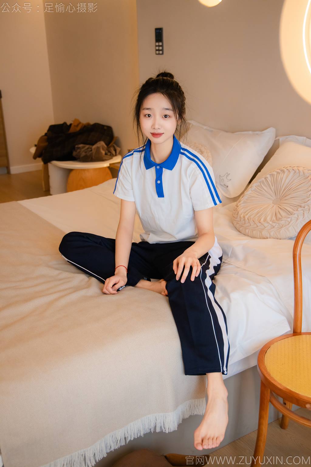 图片[83]-足愉心 NO.031 奶芙（搭配：校服、帆布鞋、白色棉袜、裸足）[110P] – 速更版-美库