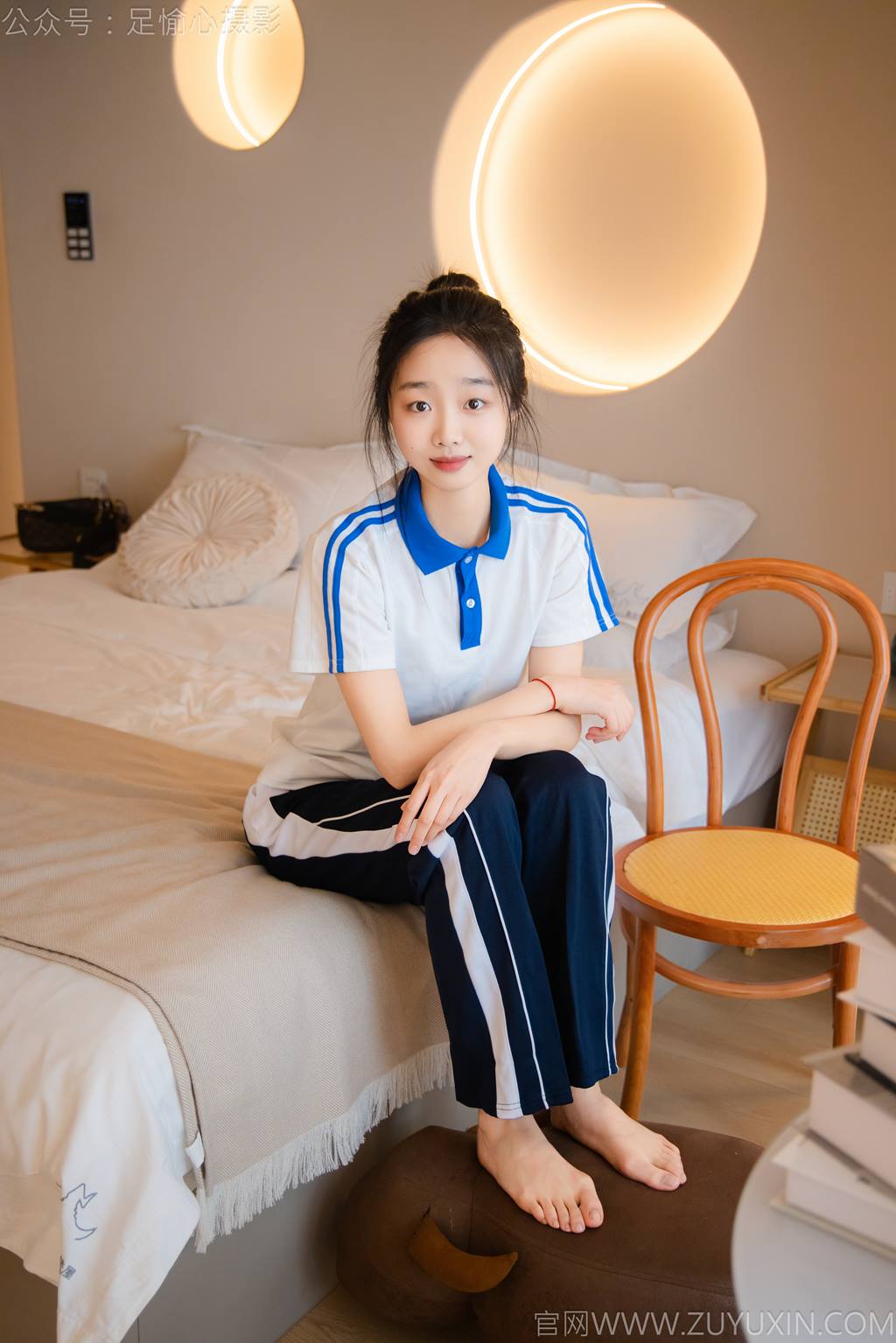 图片[85]-足愉心 NO.031 奶芙（搭配：校服、帆布鞋、白色棉袜、裸足）[110P] – 速更版-美库