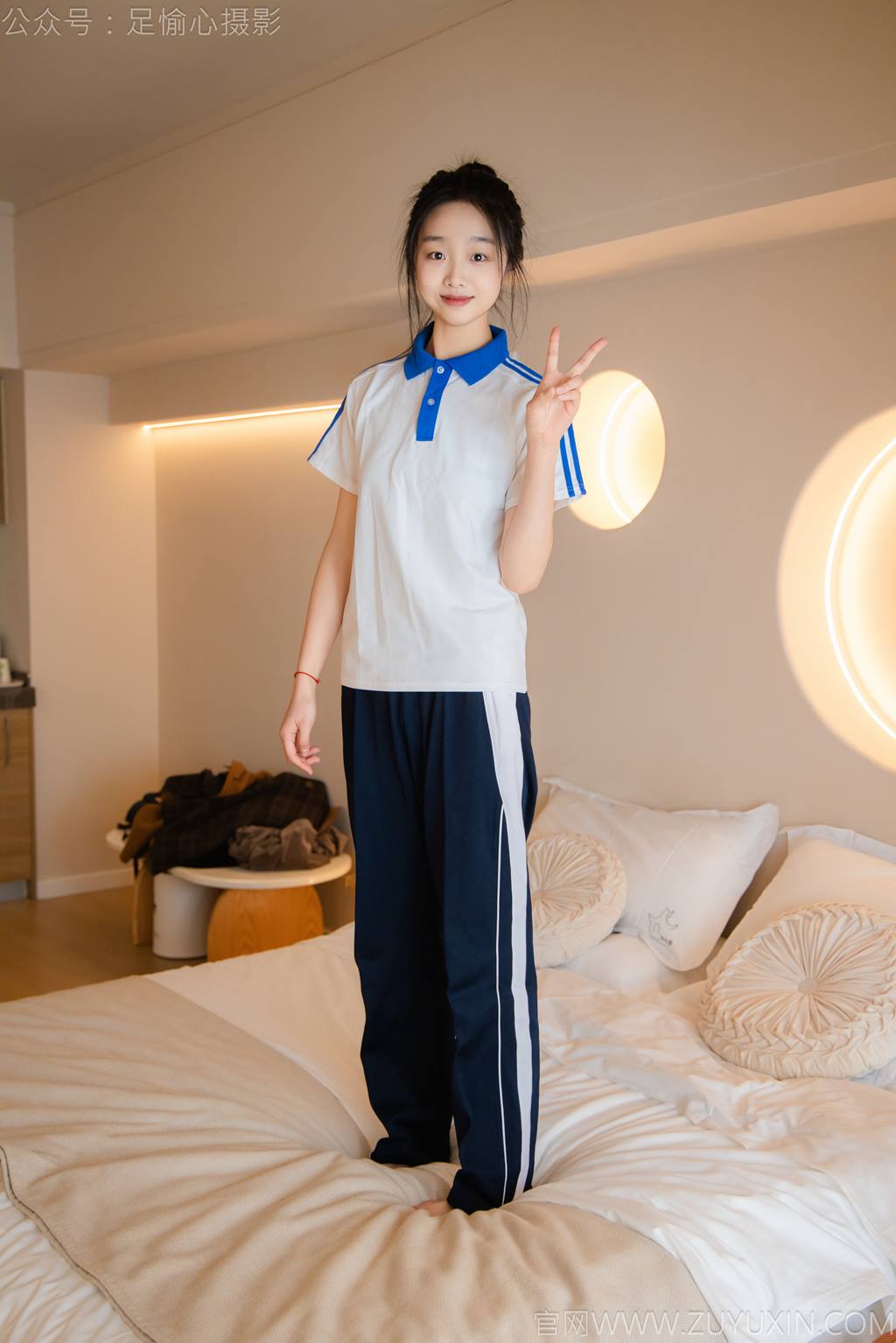 图片[93]-足愉心 NO.031 奶芙（搭配：校服、帆布鞋、白色棉袜、裸足）[110P] – 速更版-美库
