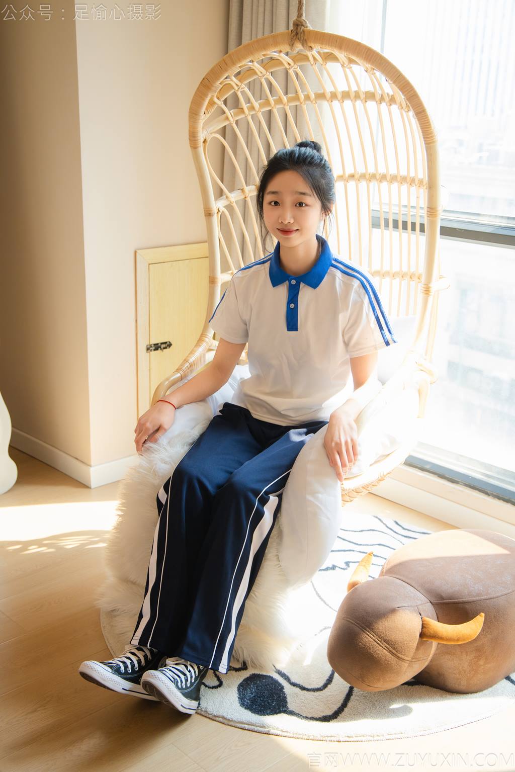 图片[102]-足愉心 NO.031 奶芙（搭配：校服、帆布鞋、白色棉袜、裸足）[110P] – 速更版-美库