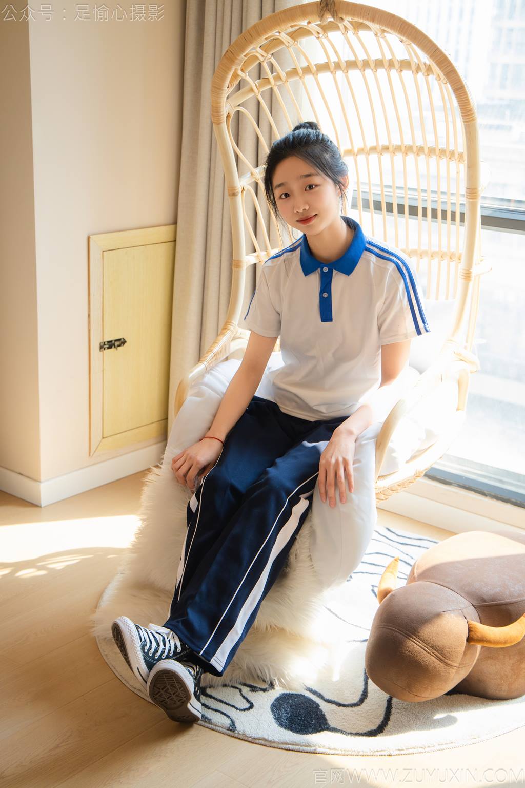 图片[103]-足愉心 NO.031 奶芙（搭配：校服、帆布鞋、白色棉袜、裸足）[110P] – 速更版-美库