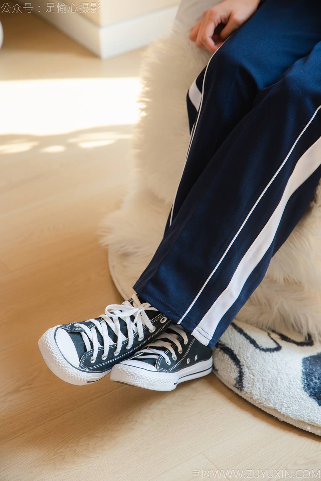 图片[104]-足愉心 NO.031 奶芙（搭配：校服、帆布鞋、白色棉袜、裸足）[110P] – 速更版-美库
