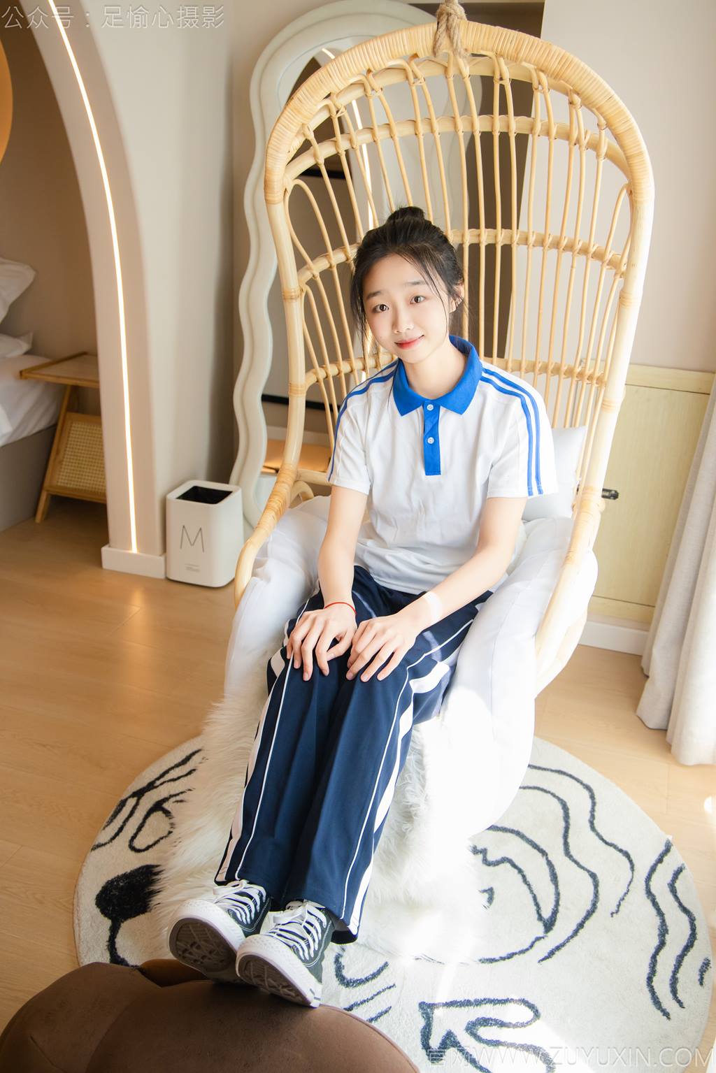 图片[110]-足愉心 NO.031 奶芙（搭配：校服、帆布鞋、白色棉袜、裸足）[110P] – 速更版-美库