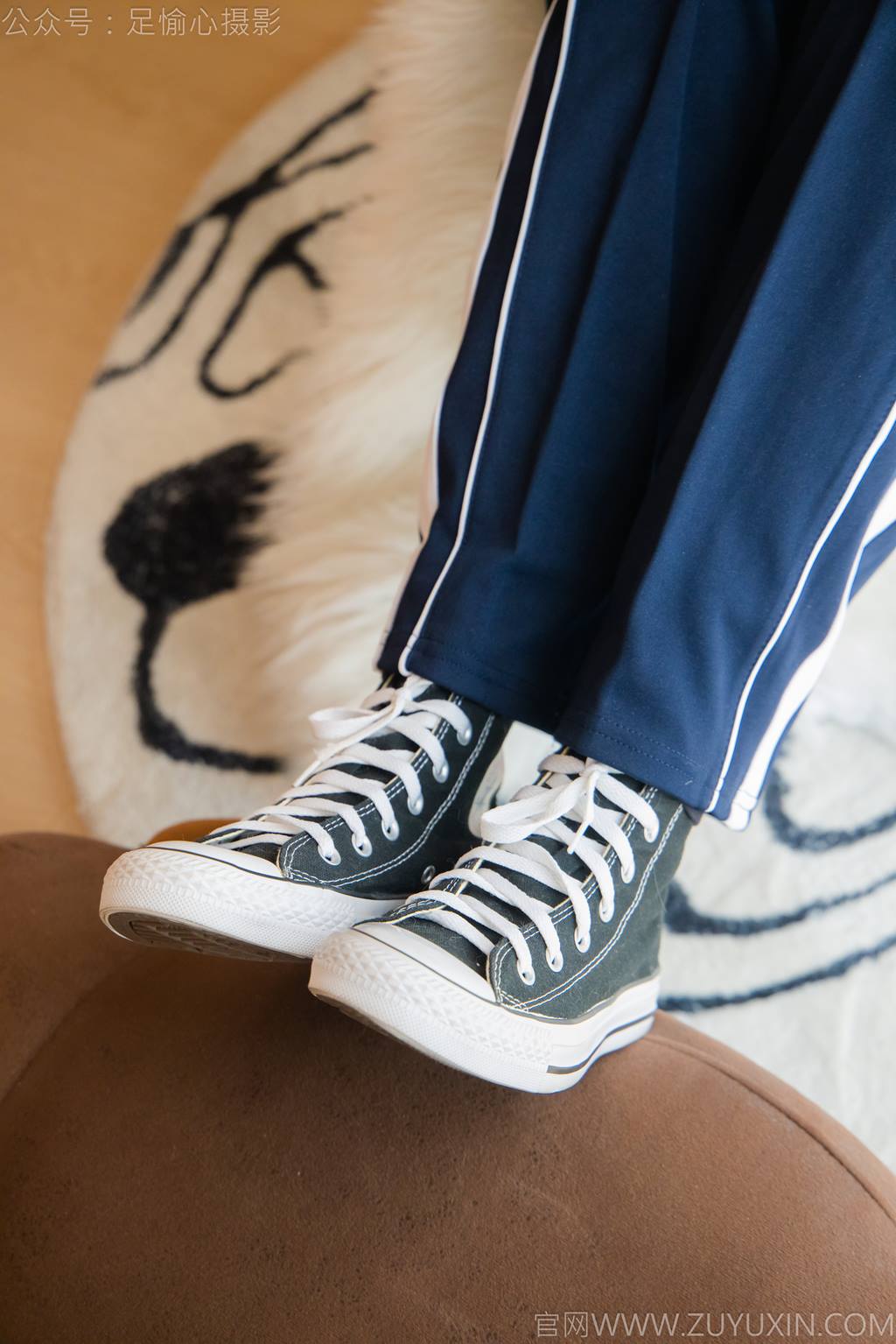 图片[111]-足愉心 NO.031 奶芙（搭配：校服、帆布鞋、白色棉袜、裸足）[110P] – 速更版-美库