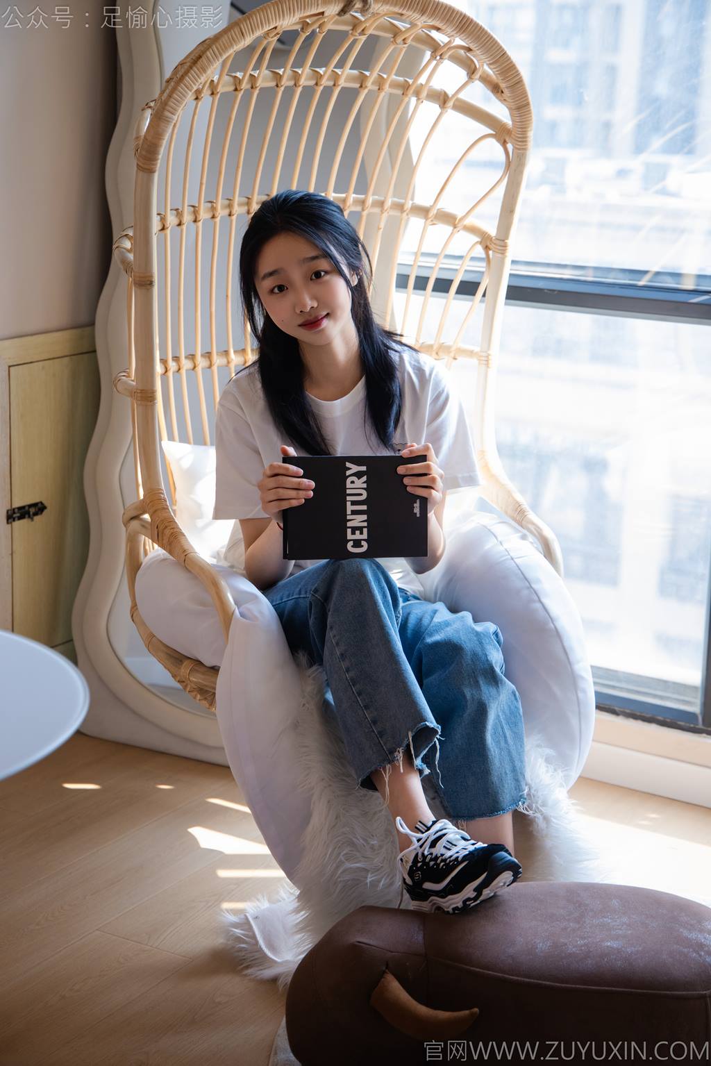 图片[16]-足愉心 NO.035 奶芙（搭配：白T恤、牛仔裤、运动鞋、白色棉袜、裸足）[115P] – 速更版-美库