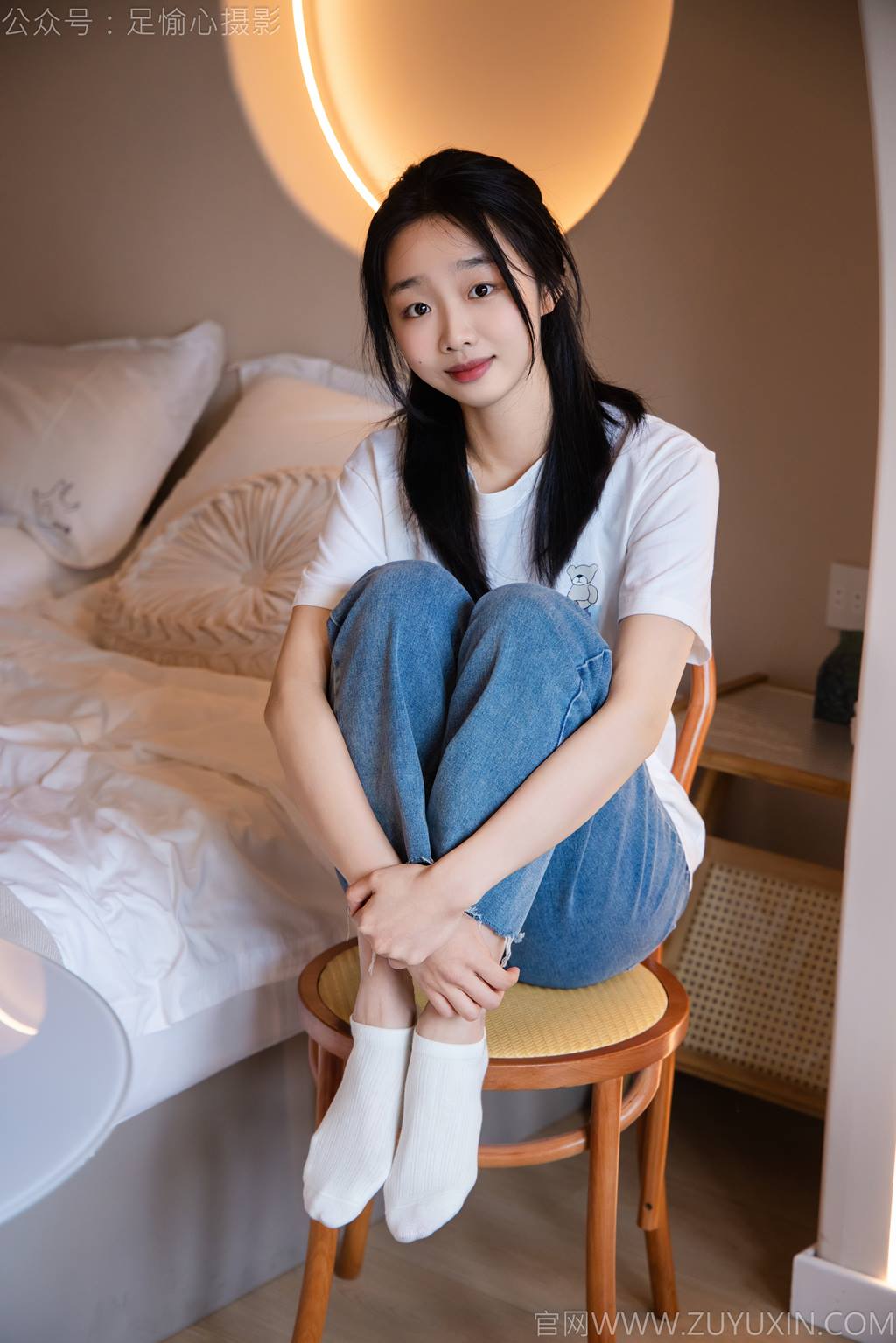 图片[32]-足愉心 NO.035 奶芙（搭配：白T恤、牛仔裤、运动鞋、白色棉袜、裸足）[115P] – 速更版-美库