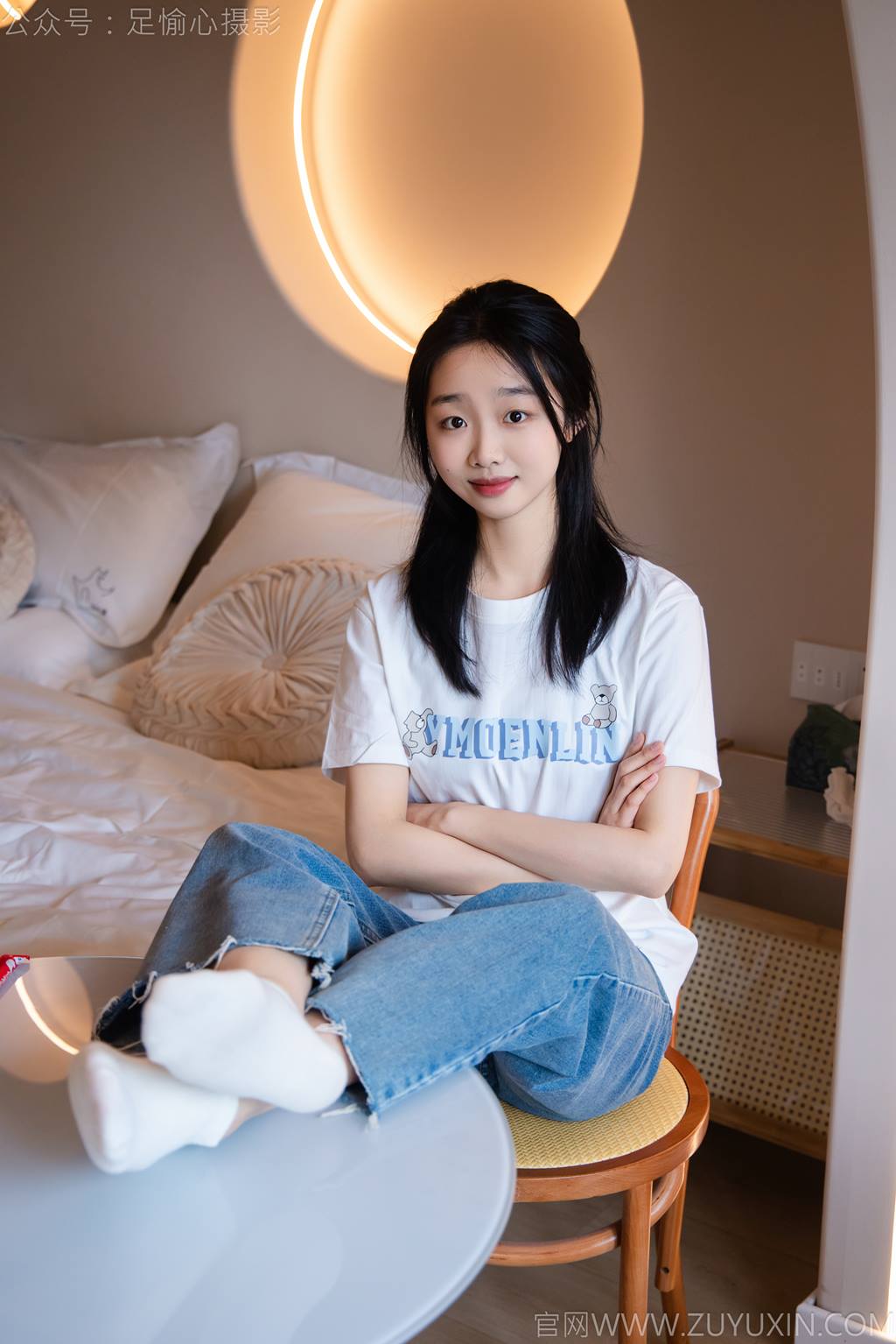图片[42]-足愉心 NO.035 奶芙（搭配：白T恤、牛仔裤、运动鞋、白色棉袜、裸足）[115P] – 速更版-美库