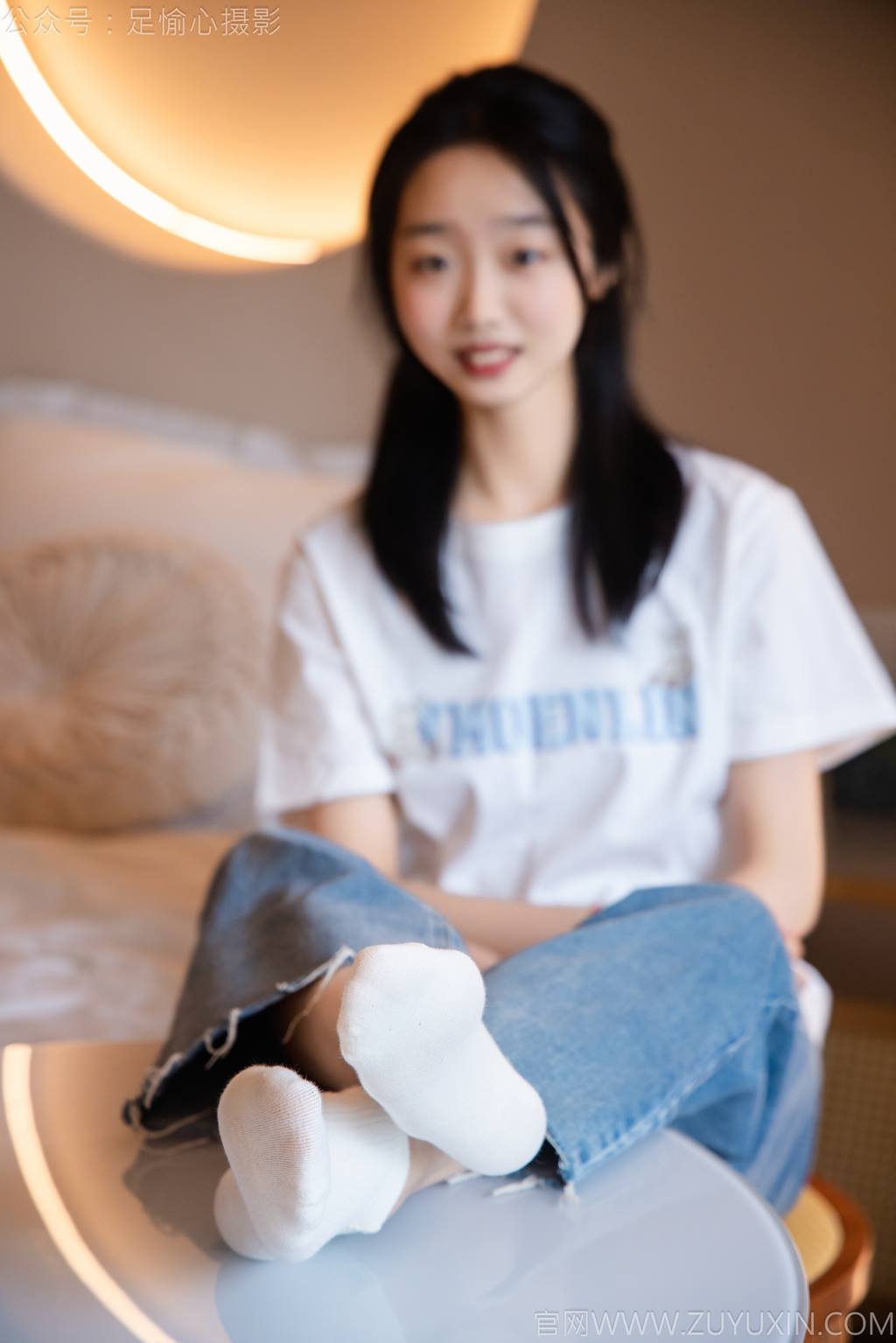 图片[44]-足愉心 NO.035 奶芙（搭配：白T恤、牛仔裤、运动鞋、白色棉袜、裸足）[115P] – 速更版-美库