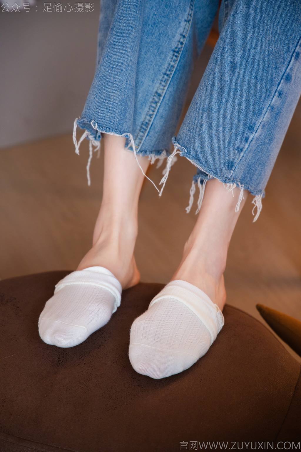 图片[48]-足愉心 NO.035 奶芙（搭配：白T恤、牛仔裤、运动鞋、白色棉袜、裸足）[115P] – 速更版-美库