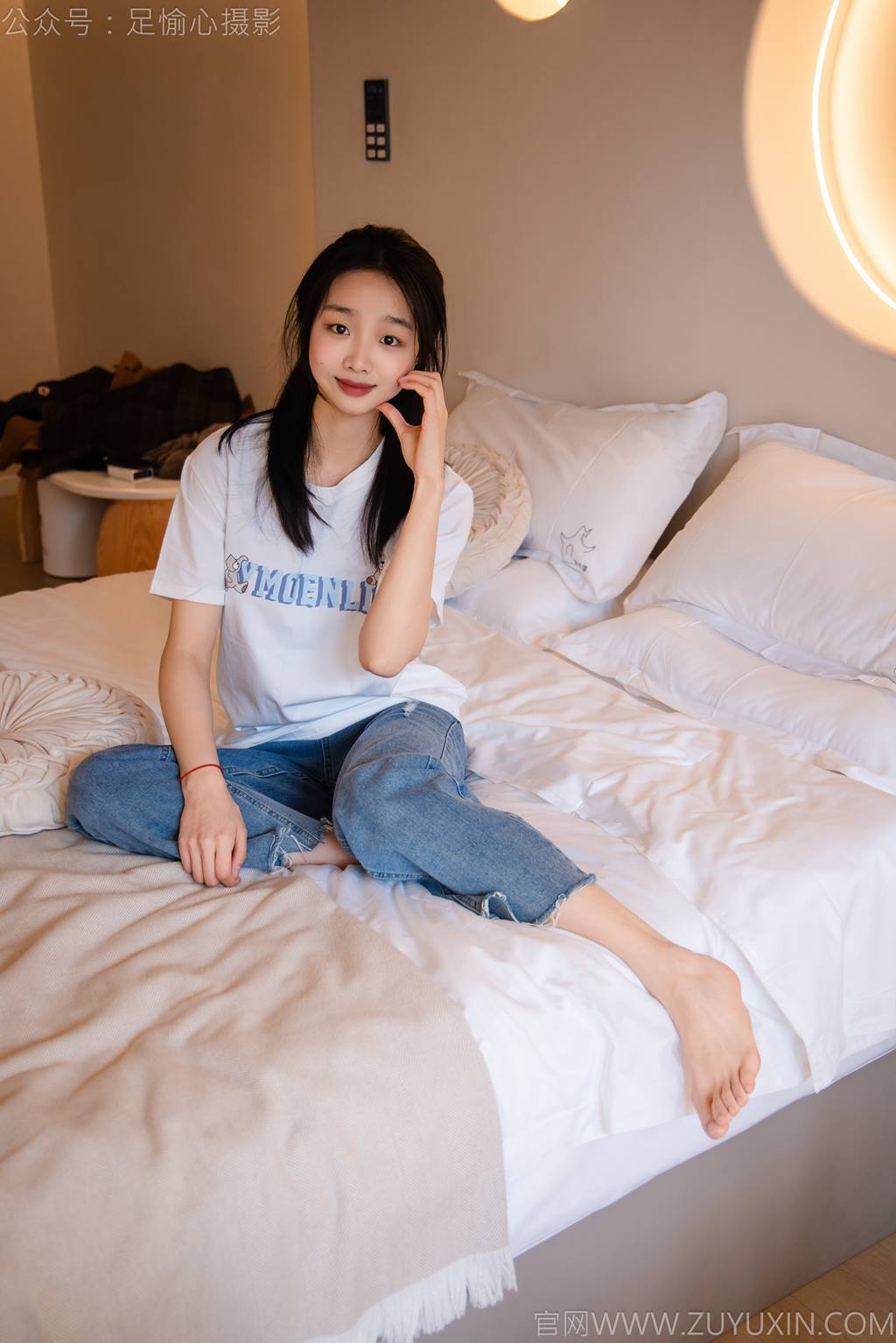 图片[64]-足愉心 NO.035 奶芙（搭配：白T恤、牛仔裤、运动鞋、白色棉袜、裸足）[115P] – 速更版-美库
