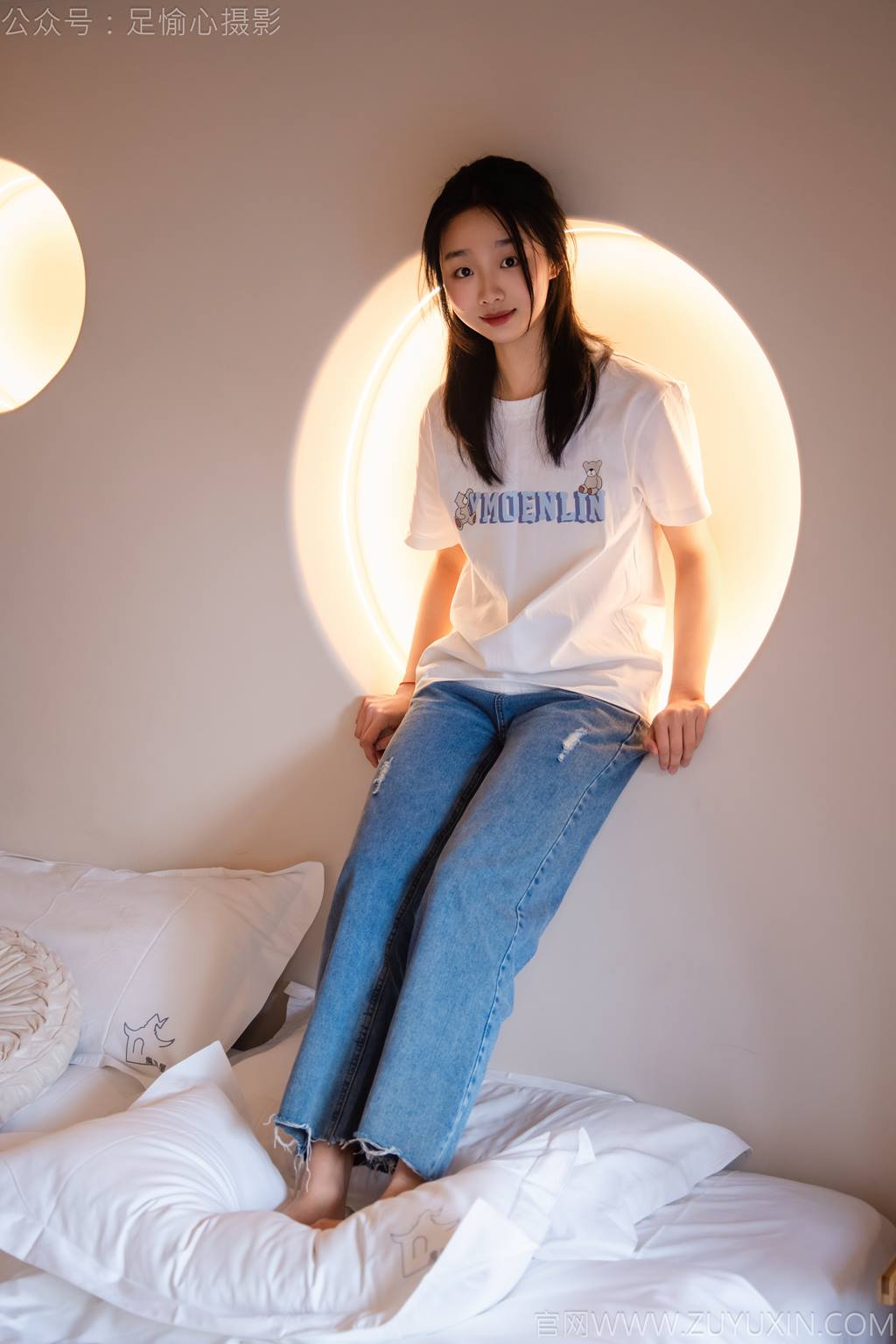 图片[70]-足愉心 NO.035 奶芙（搭配：白T恤、牛仔裤、运动鞋、白色棉袜、裸足）[115P] – 速更版-美库