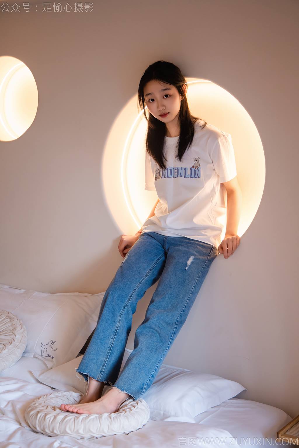 图片[71]-足愉心 NO.035 奶芙（搭配：白T恤、牛仔裤、运动鞋、白色棉袜、裸足）[115P] – 速更版-美库