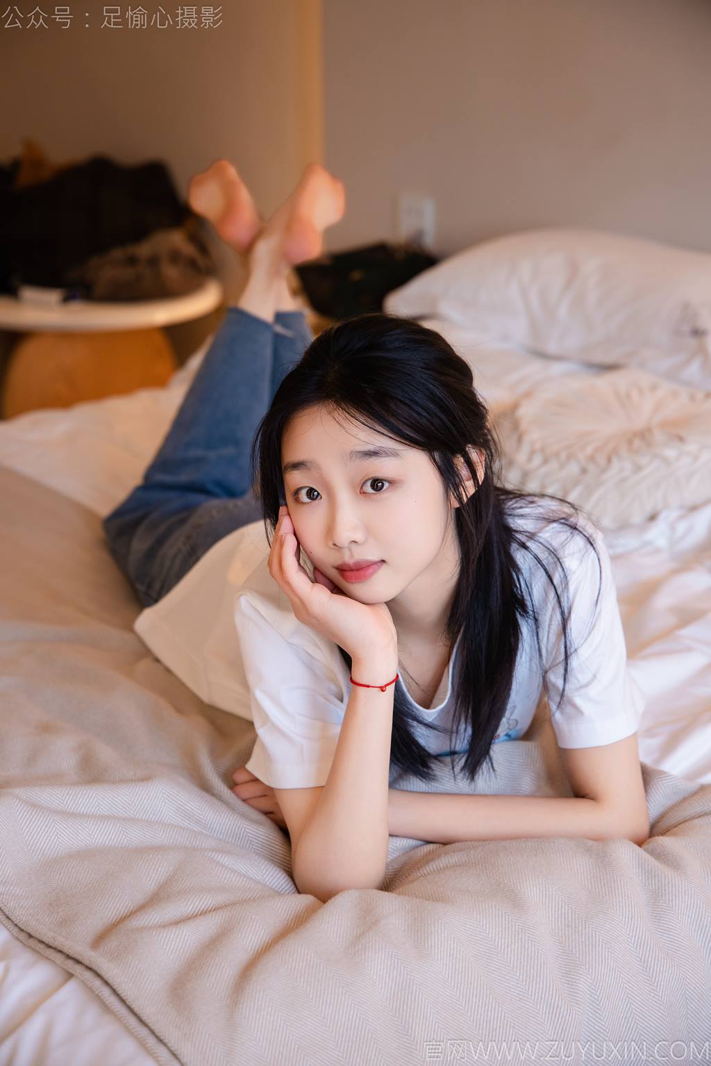 图片[83]-足愉心 NO.035 奶芙（搭配：白T恤、牛仔裤、运动鞋、白色棉袜、裸足）[115P] – 速更版-美库