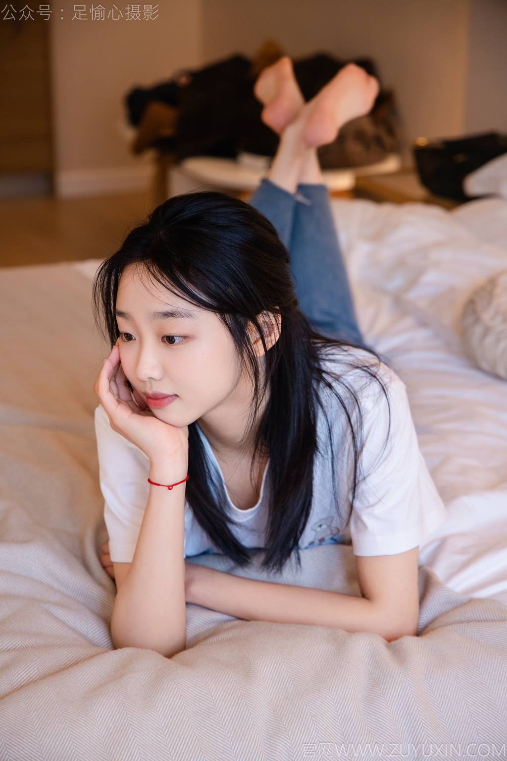 图片[84]-足愉心 NO.035 奶芙（搭配：白T恤、牛仔裤、运动鞋、白色棉袜、裸足）[115P] – 速更版-美库