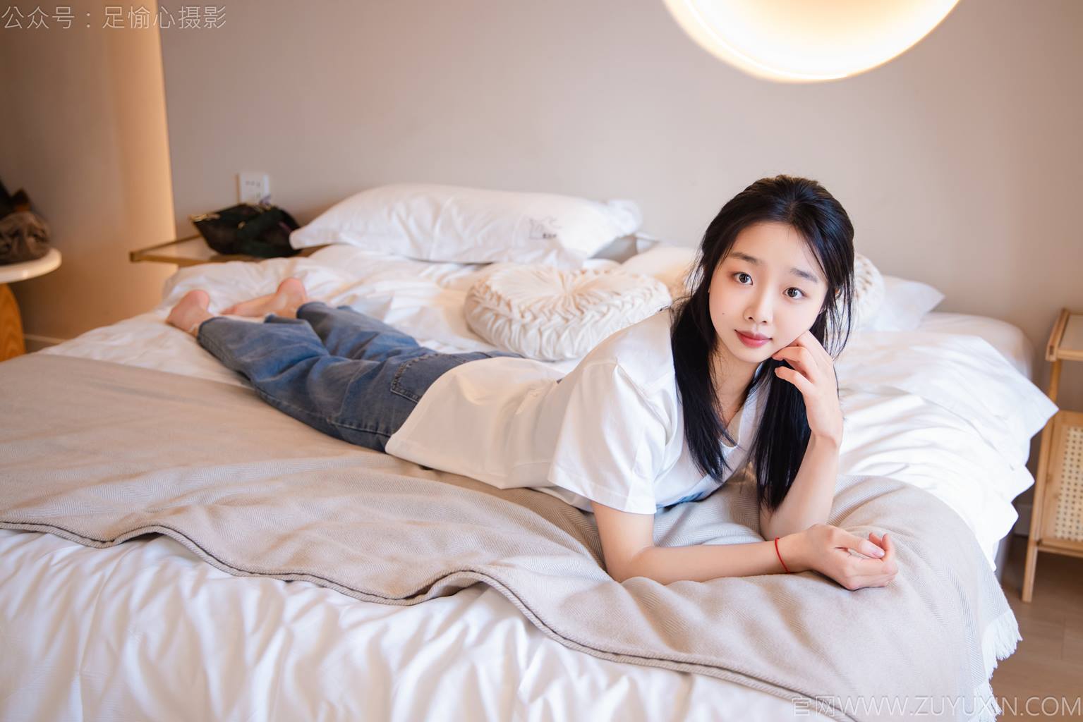 图片[90]-足愉心 NO.035 奶芙（搭配：白T恤、牛仔裤、运动鞋、白色棉袜、裸足）[115P] – 速更版-美库