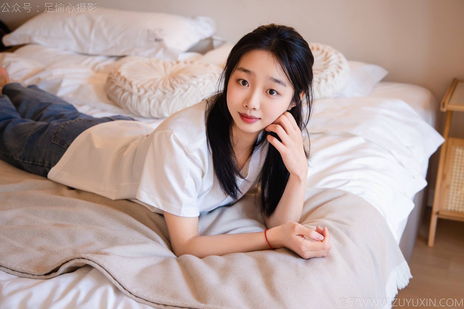 图片[91]-足愉心 NO.035 奶芙（搭配：白T恤、牛仔裤、运动鞋、白色棉袜、裸足）[115P] – 速更版-美库