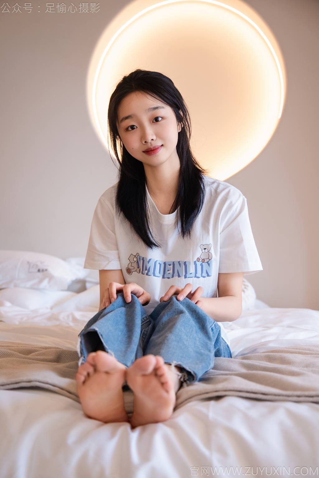 图片[97]-足愉心 NO.035 奶芙（搭配：白T恤、牛仔裤、运动鞋、白色棉袜、裸足）[115P] – 速更版-美库