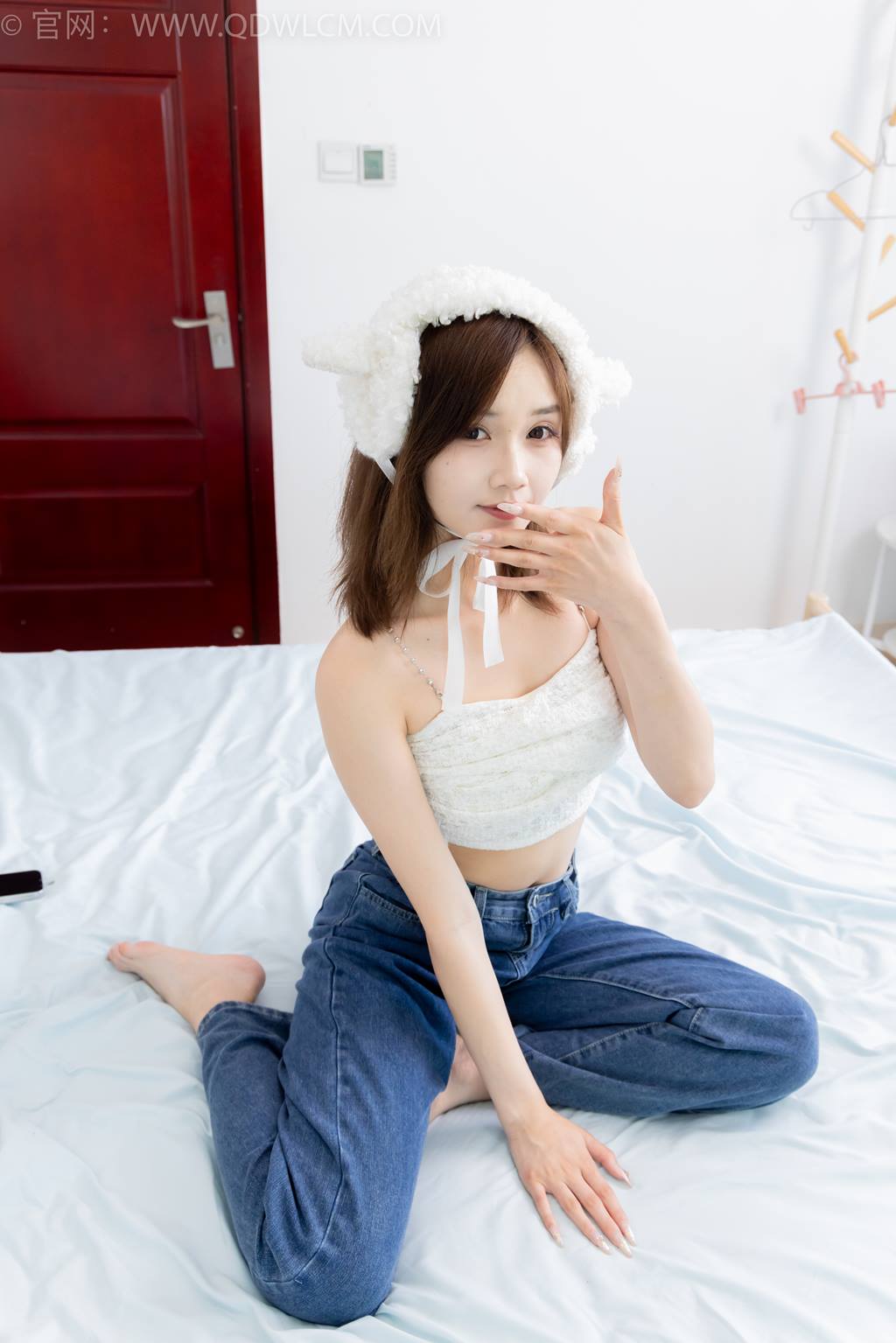 图片[15]-物恋传媒 NO.2432 橙子-运动鞋、白棉袜、裸足[130P] – 速更版-美库