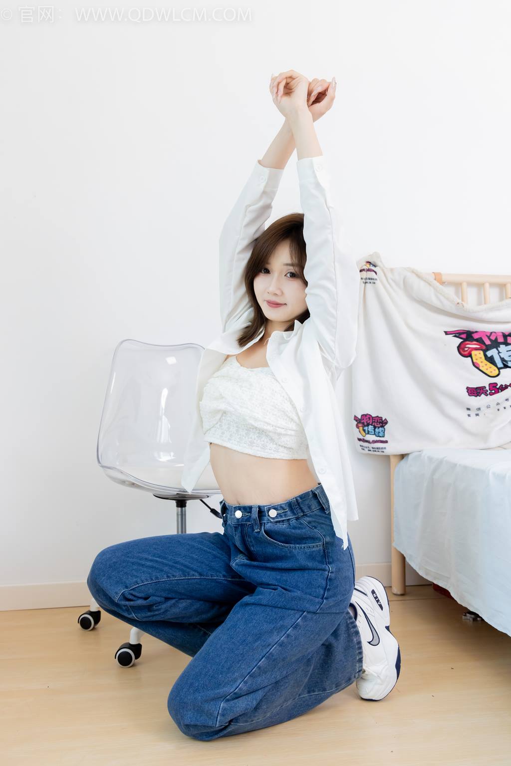 图片[19]-物恋传媒 NO.2432 橙子-运动鞋、白棉袜、裸足[130P] – 速更版-美库