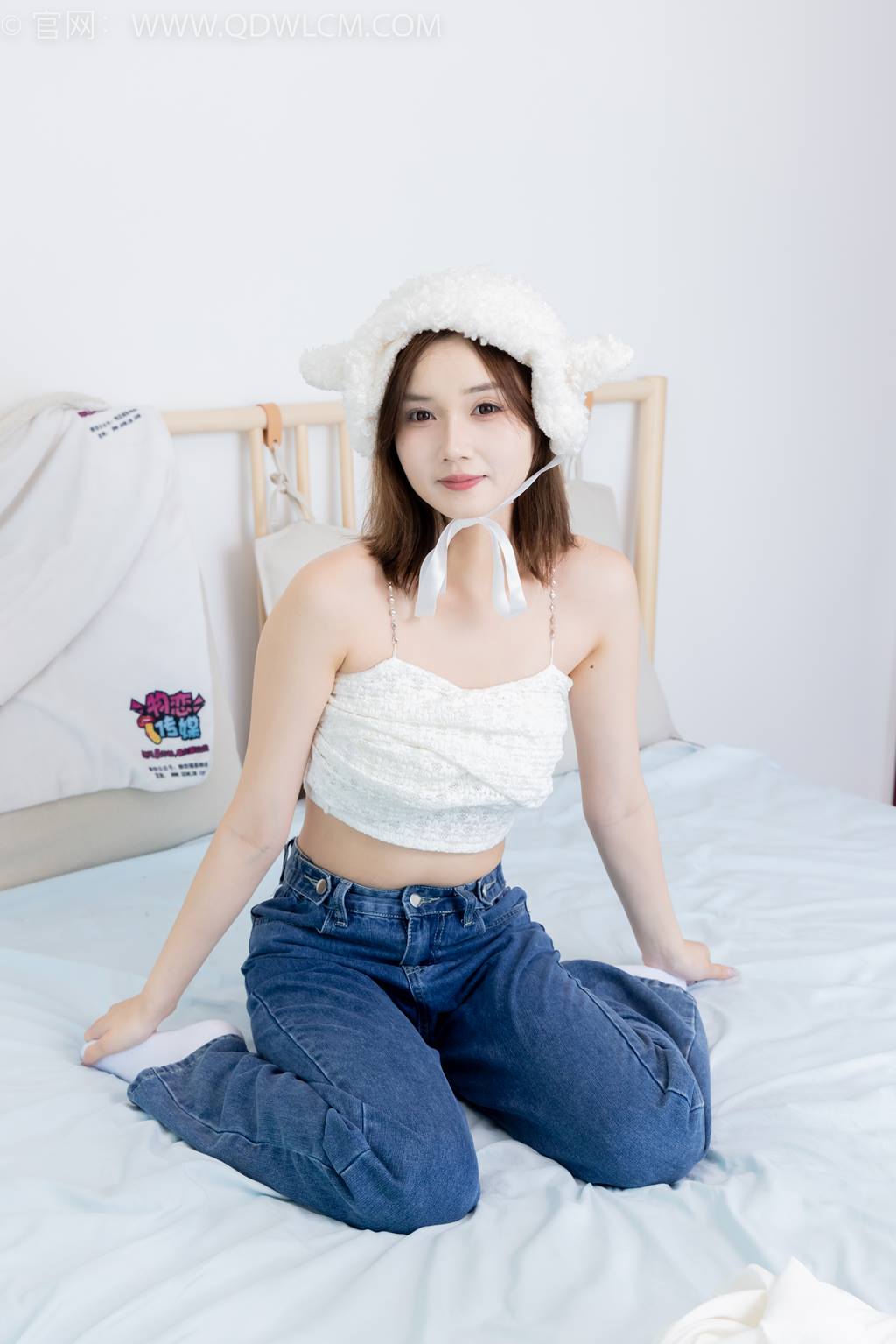 图片[48]-物恋传媒 NO.2432 橙子-运动鞋、白棉袜、裸足[130P] – 速更版-美库